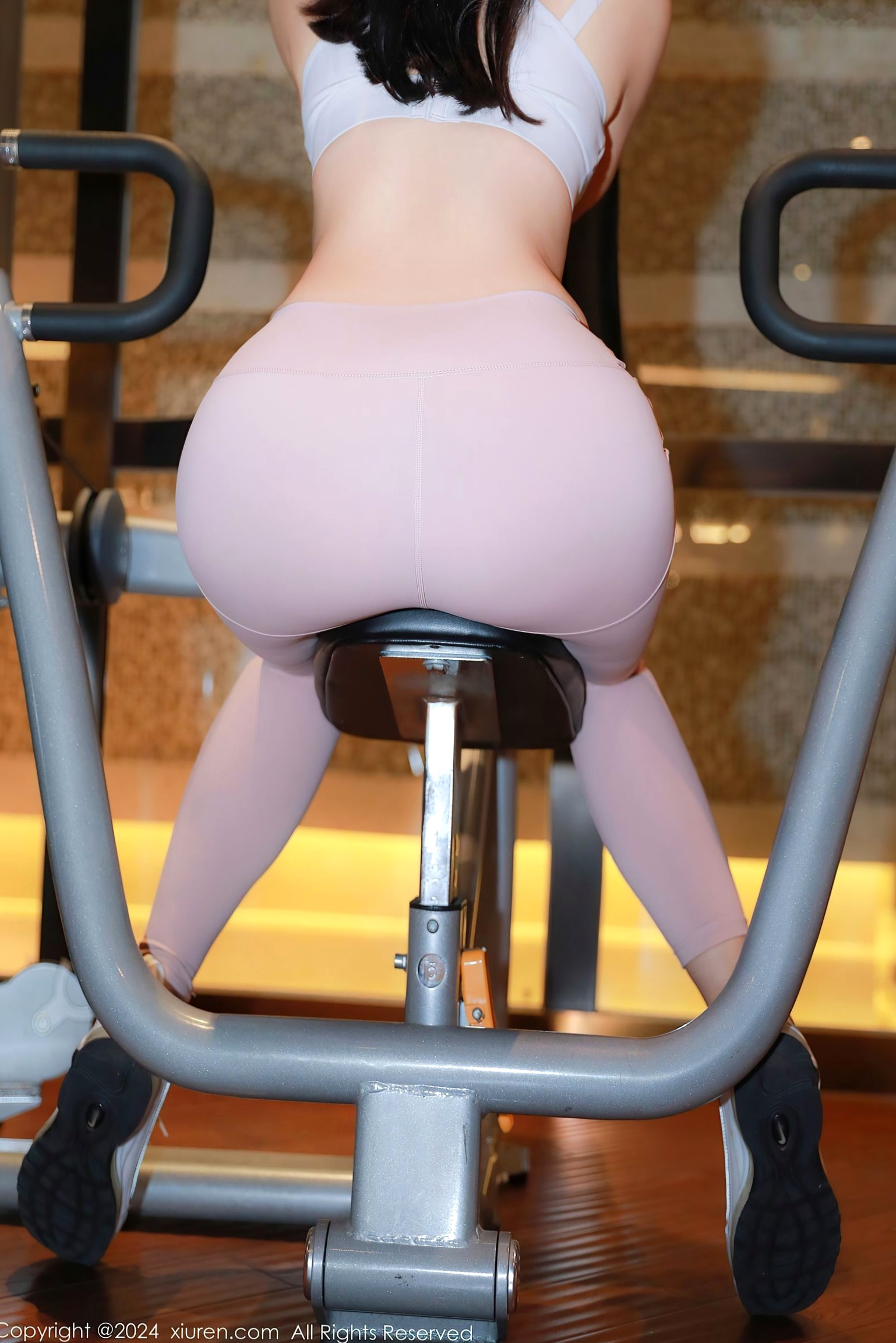 Gallery - XiuRen秀人网 - XiuRen -8533-大美妞儿，健身房运动女神白背心与修身瑜伽裤，浴室私房大尺度写真，极致诱惑肉感身材，2024.05.14秀人网 - XiuRen 性感诱惑瑜伽服大尺度湿身浴室肉感 女神私房照_秀色女神 - image 5