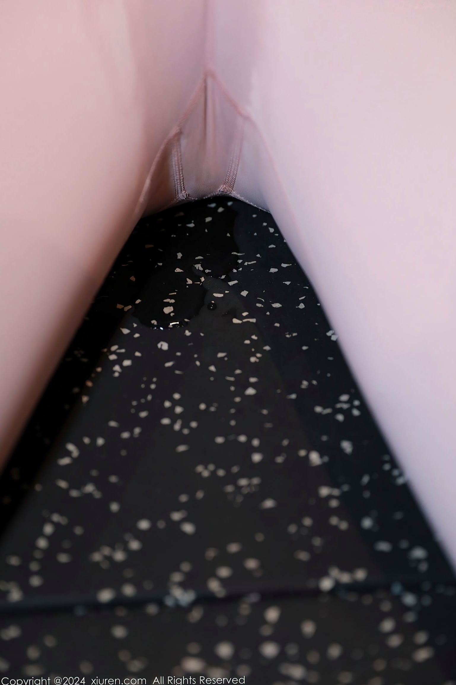 Gallery - XiuRen秀人网 - XiuRen -8533-大美妞儿，健身房运动女神白背心与修身瑜伽裤，浴室私房大尺度写真，极致诱惑肉感身材，2024.05.14秀人网 - XiuRen 性感诱惑瑜伽服大尺度湿身浴室肉感 女神私房照_秀色女神 - image 35