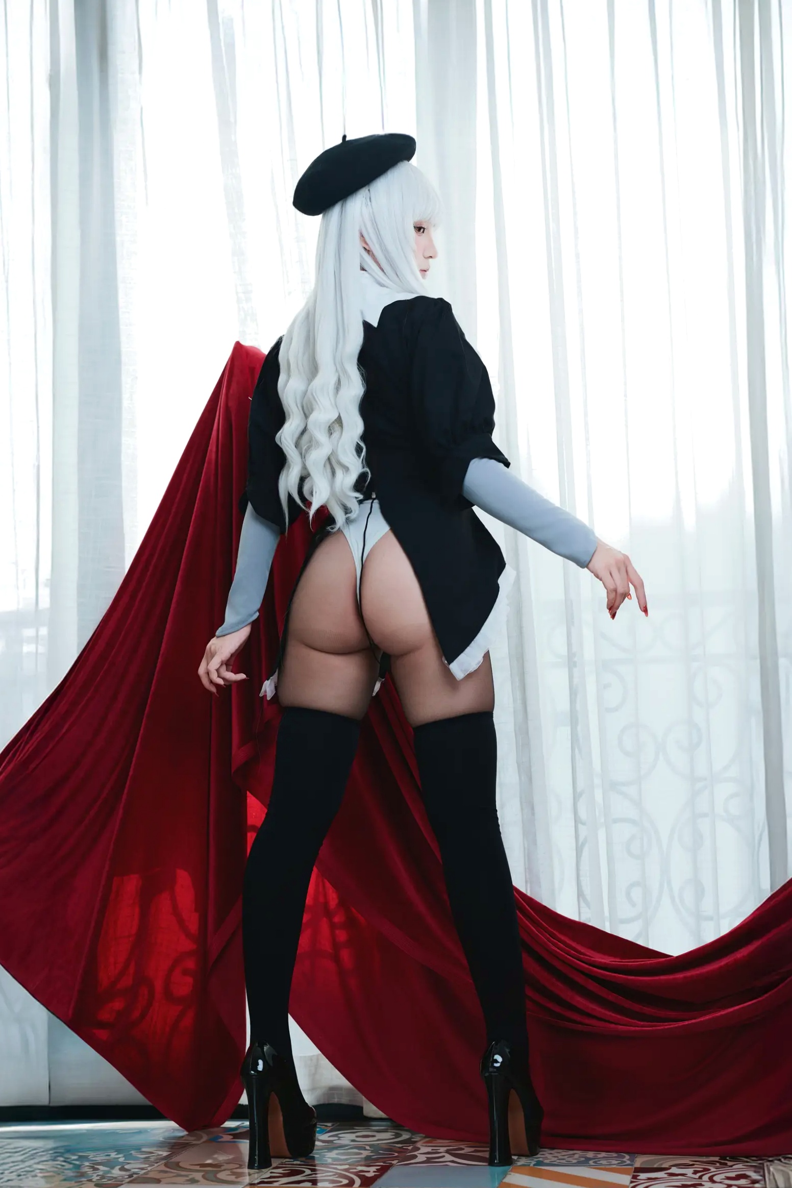 Gallery - Puy Puy Caren银发冷艳私房写真：制服黑丝连体衣展现绝美身材曲线，极具诱惑力的大尺度视觉盛宴私房照角色扮演黑丝诱惑性感 女神私房照_秀色女神 - image 6