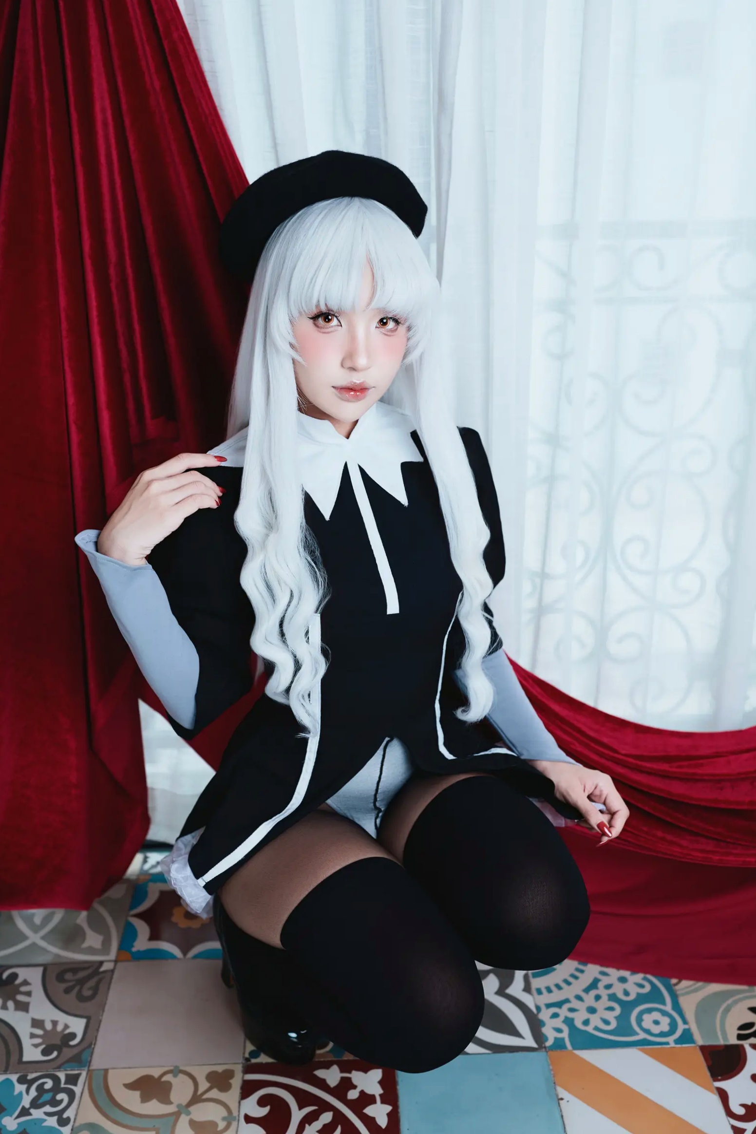 Gallery - Puy Puy Caren银发冷艳私房写真：制服黑丝连体衣展现绝美身材曲线，极具诱惑力的大尺度视觉盛宴私房照角色扮演黑丝诱惑性感 女神私房照_秀色女神 - image 17