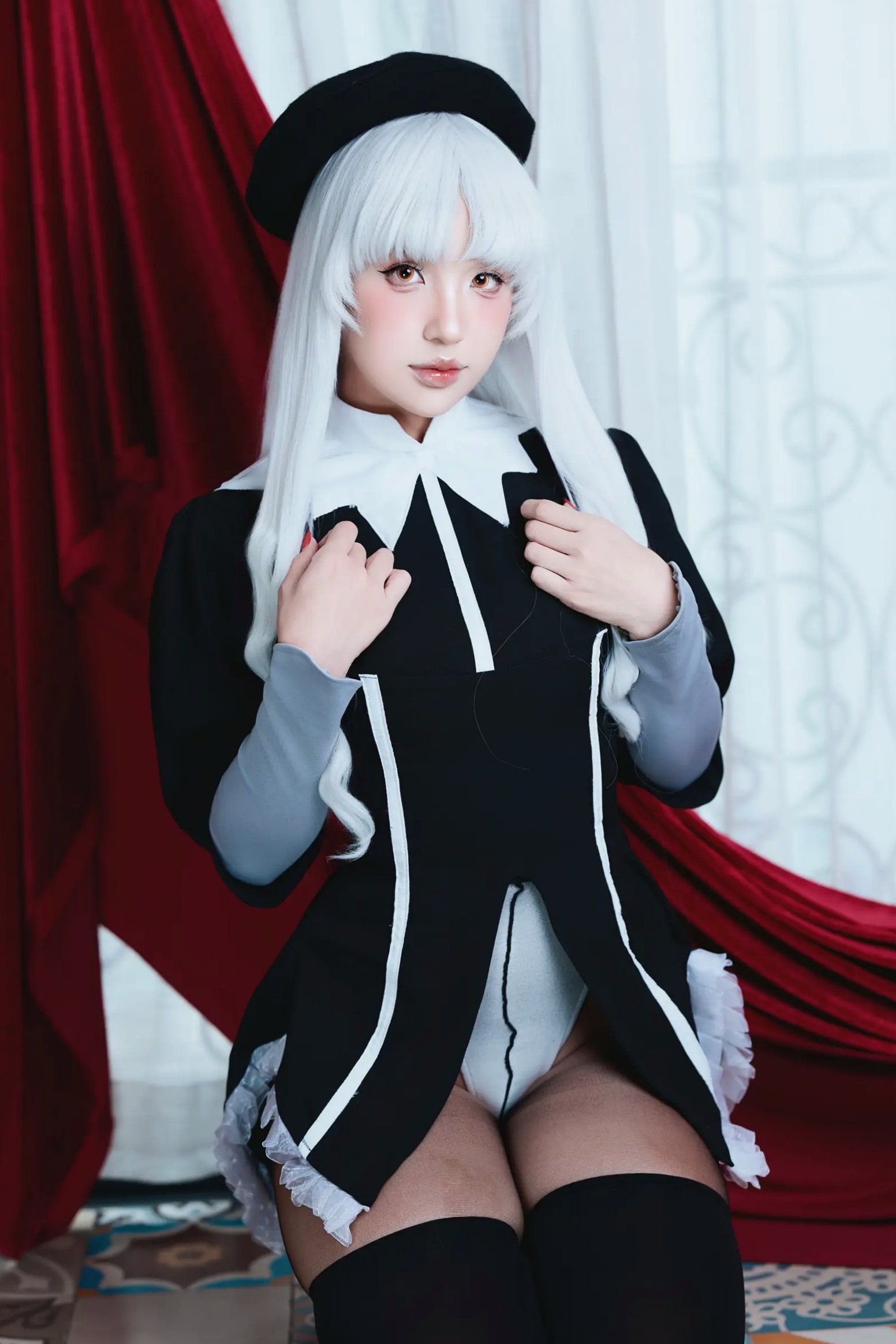 Gallery - Puy Puy Caren银发冷艳私房写真：制服黑丝连体衣展现绝美身材曲线，极具诱惑力的大尺度视觉盛宴私房照角色扮演黑丝诱惑性感 女神私房照_秀色女神 - image 19
