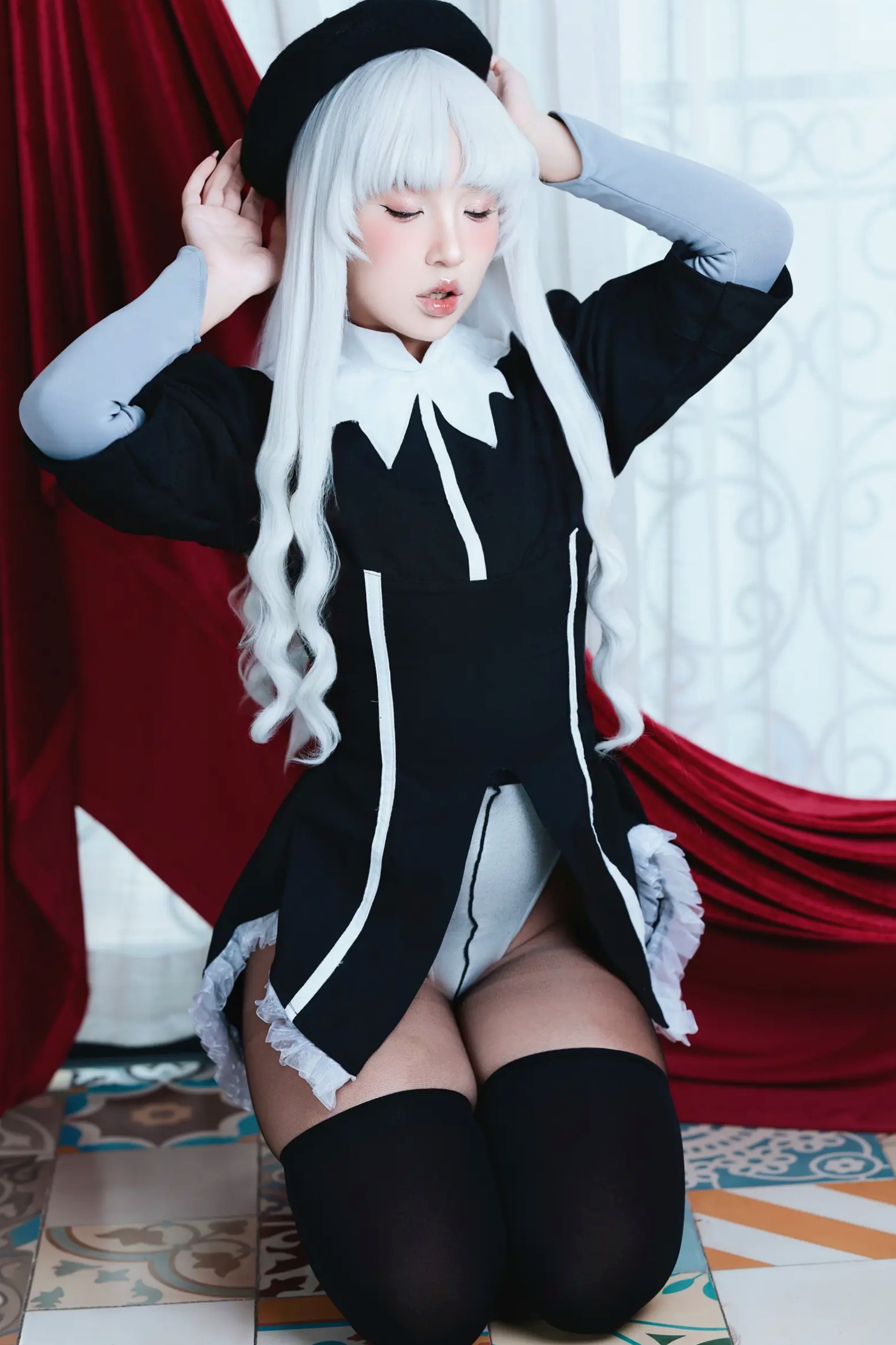 Gallery - Puy Puy Caren银发冷艳私房写真：制服黑丝连体衣展现绝美身材曲线，极具诱惑力的大尺度视觉盛宴私房照角色扮演黑丝诱惑性感 女神私房照_秀色女神 - image 21