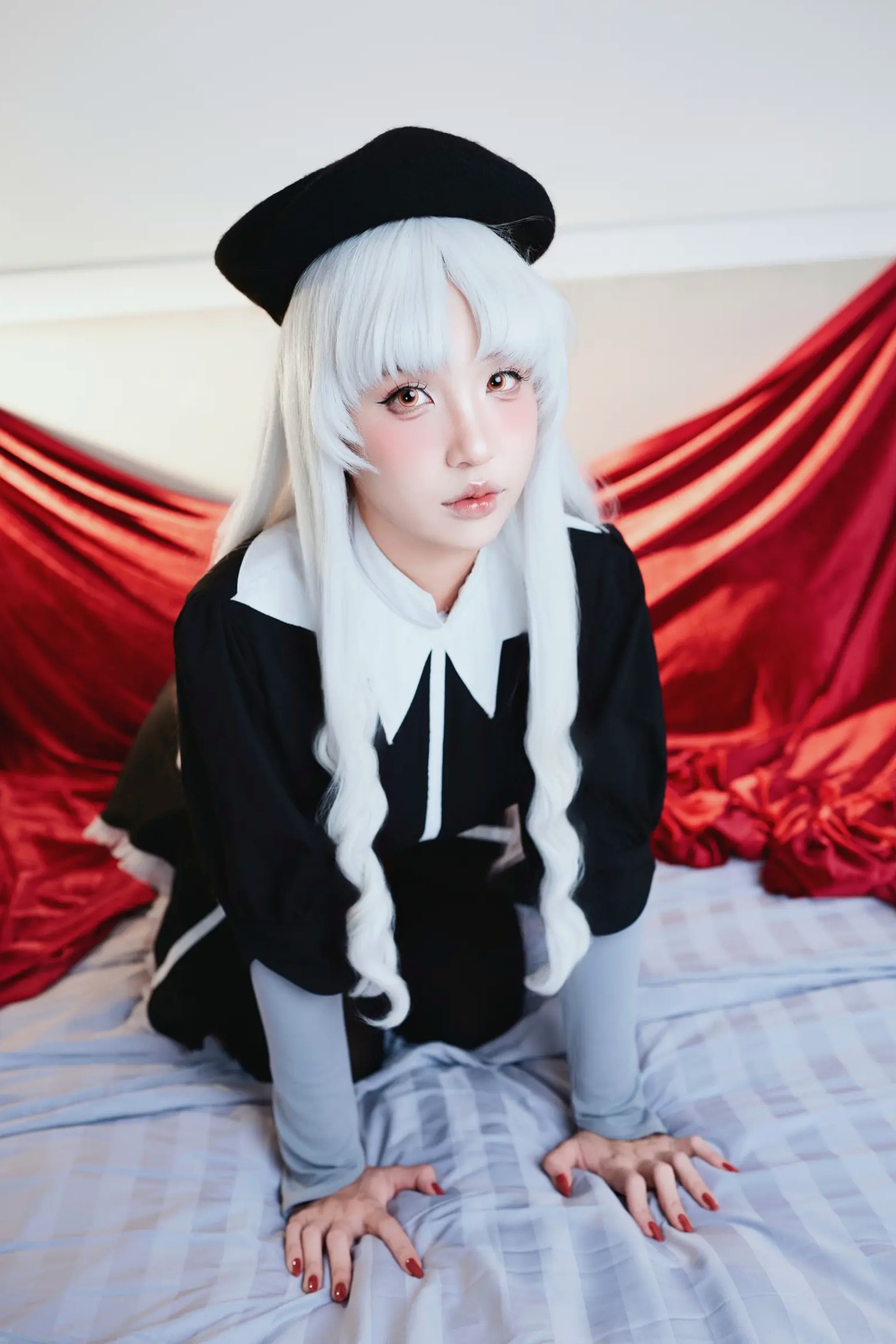 Gallery - Puy Puy Caren银发冷艳私房写真：制服黑丝连体衣展现绝美身材曲线，极具诱惑力的大尺度视觉盛宴私房照角色扮演黑丝诱惑性感 女神私房照_秀色女神 - image 31