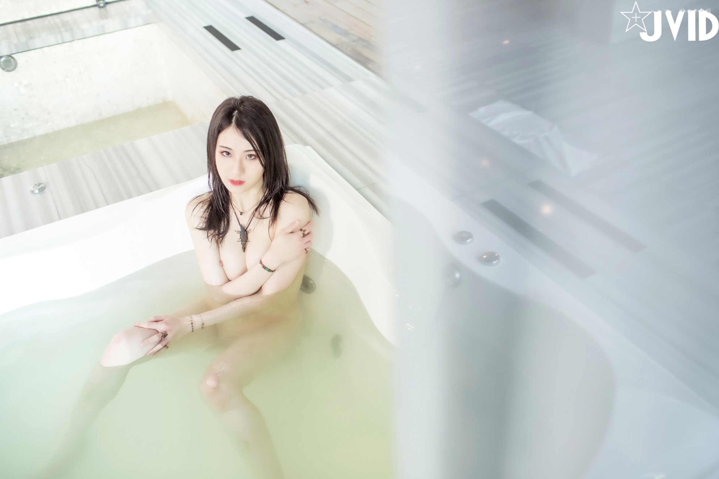 Gallery - JVID阿黎：白雪公主系列浴室私房写真，雪白嫩肌湿身淋浴，裸泡无遮掩全露，极致诱惑浴室湿身私房照性感JVID 女神私房照_秀色女神 - image 33