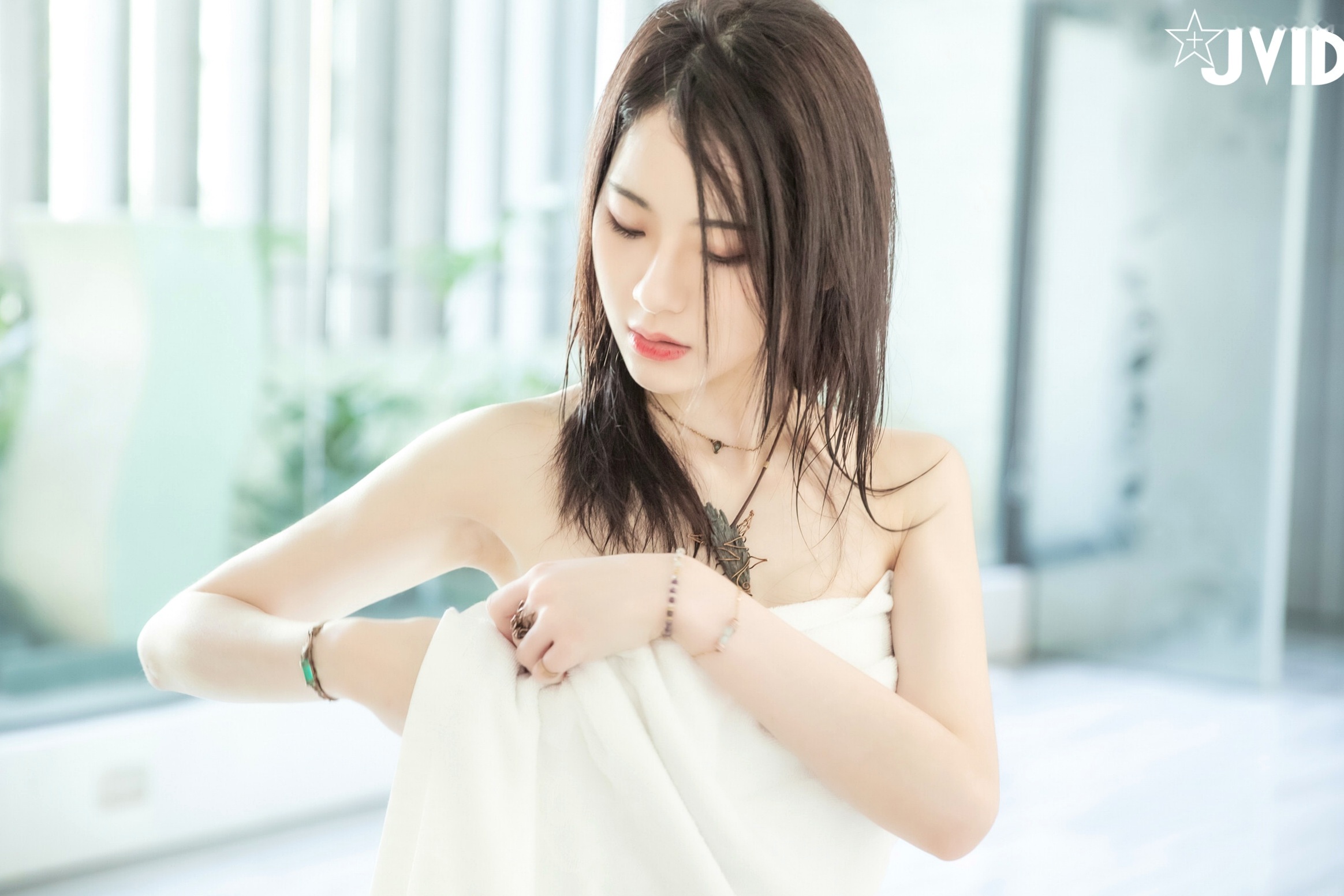 Gallery - JVID阿黎：白雪公主系列浴室私房写真，雪白嫩肌湿身淋浴，裸泡无遮掩全露，极致诱惑浴室湿身私房照性感JVID 女神私房照_秀色女神 - image 61