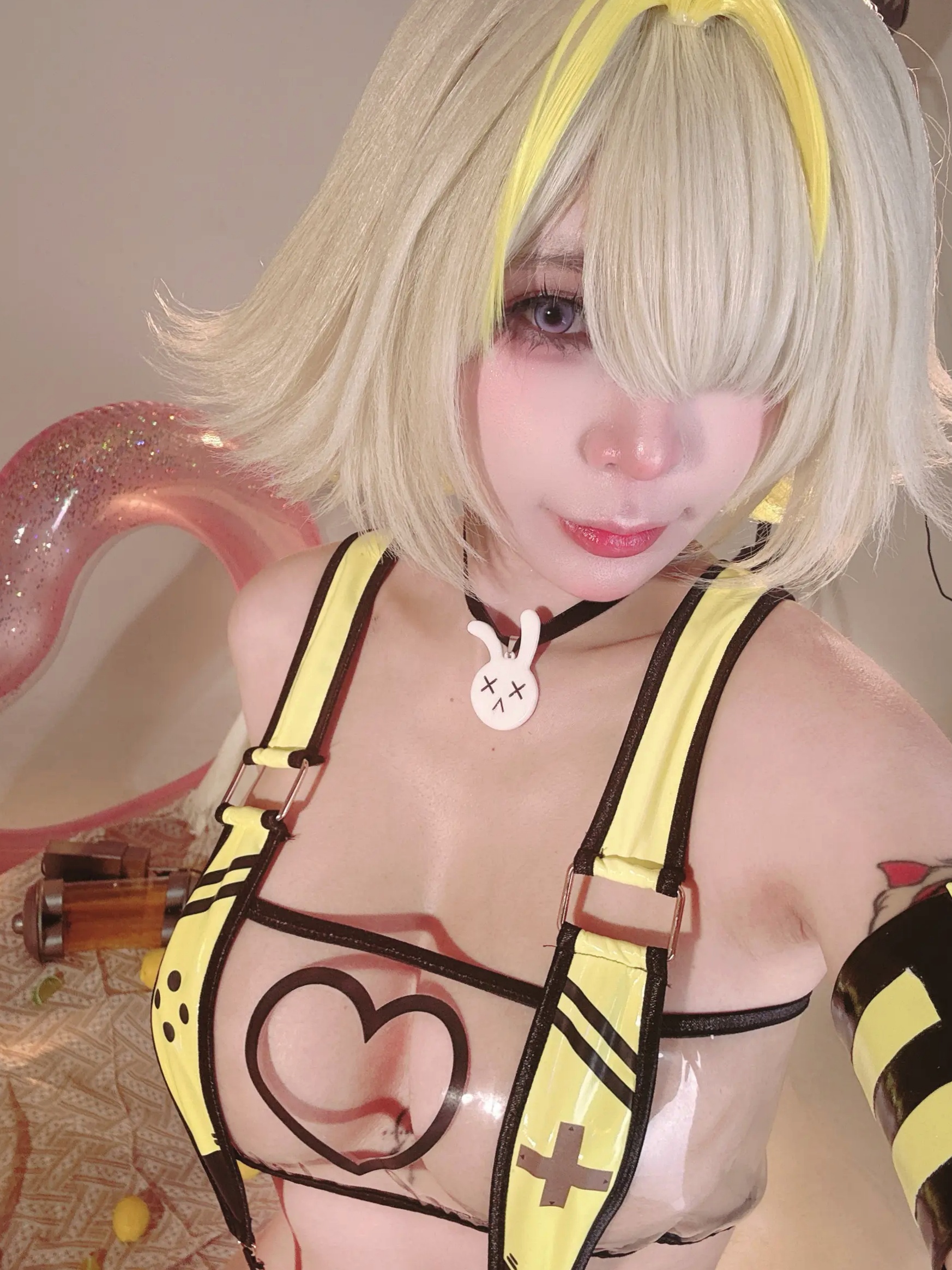 Gallery - Umeko J - NIKKE Elegg 游戏角色扮演，超火辣黄黑战术比基尼，湿身油光极致性感COS大片 [94P]角色扮演性感诱惑大尺度比基尼 女神私房照_秀色女神 - image 68