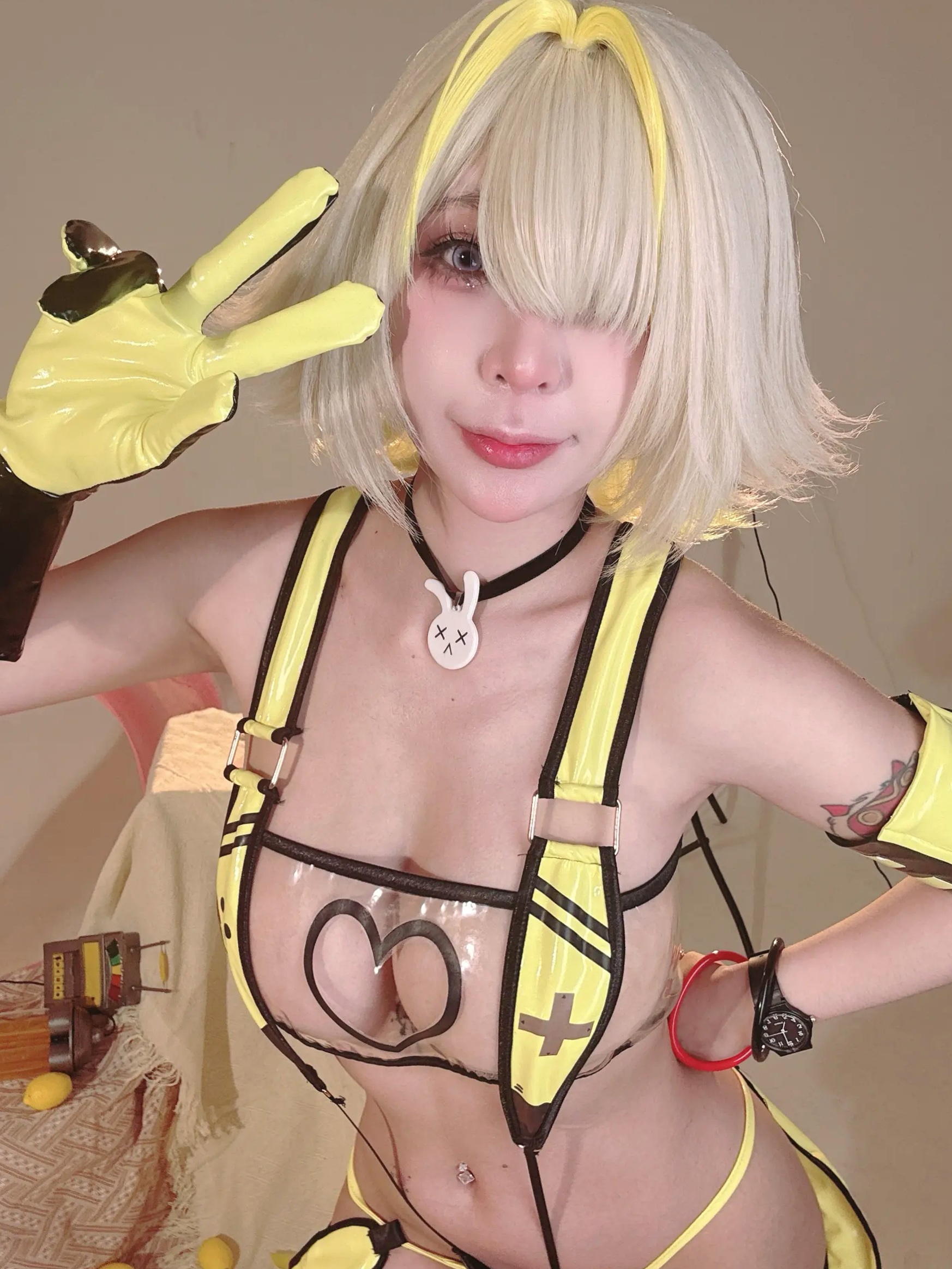 Gallery - Umeko J - NIKKE Elegg 游戏角色扮演，超火辣黄黑战术比基尼，湿身油光极致性感COS大片 [94P]角色扮演性感诱惑大尺度比基尼 女神私房照_秀色女神 - image 71