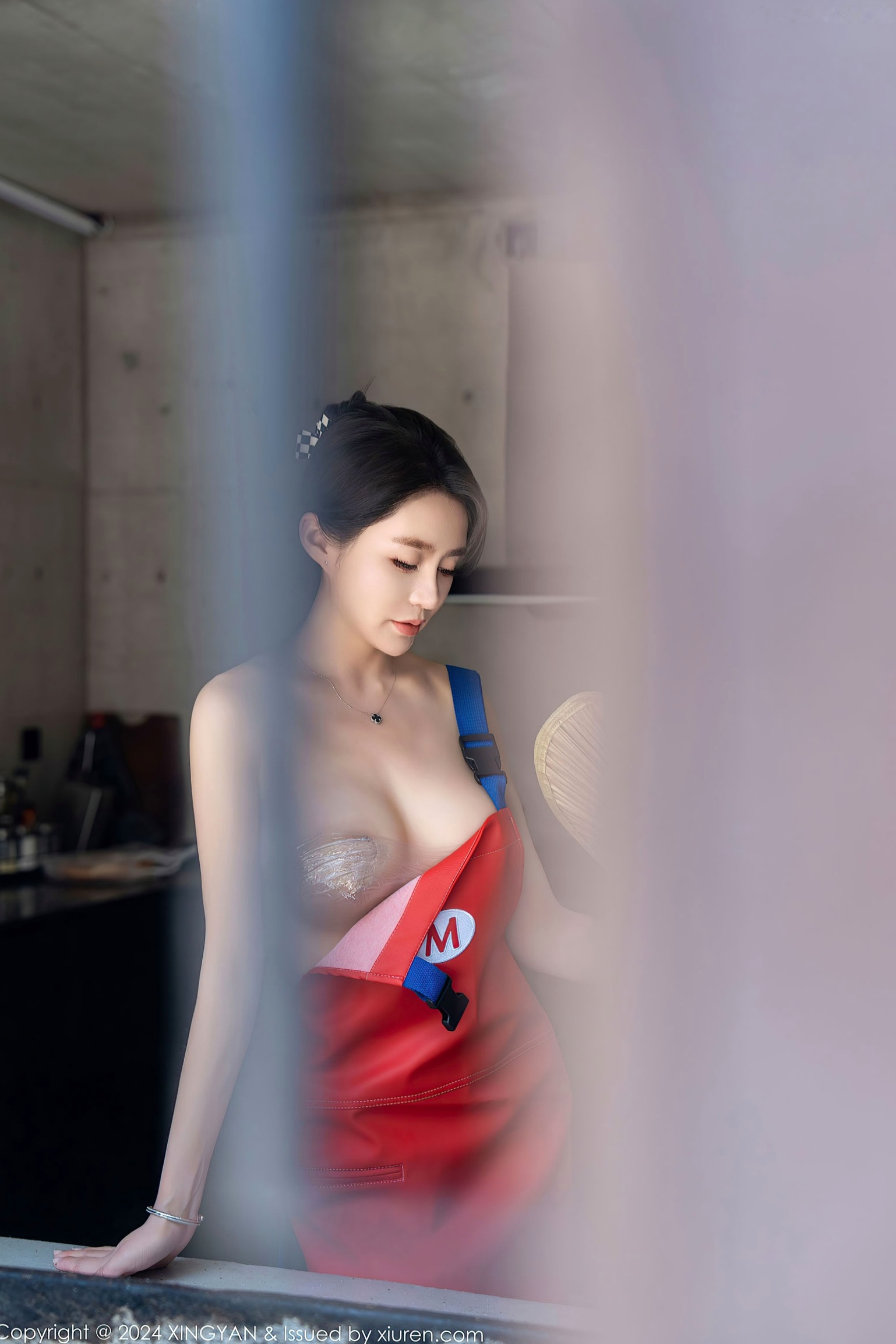 Gallery - XingYan星颜社- Star Face 第253期：林幼一演绎红围裙保鲜膜主题私房照，绝美大尺度家居诱惑星颜社- Star Face 私房照大尺度性感家居尤物 女神私房照_秀色女神 - image 4