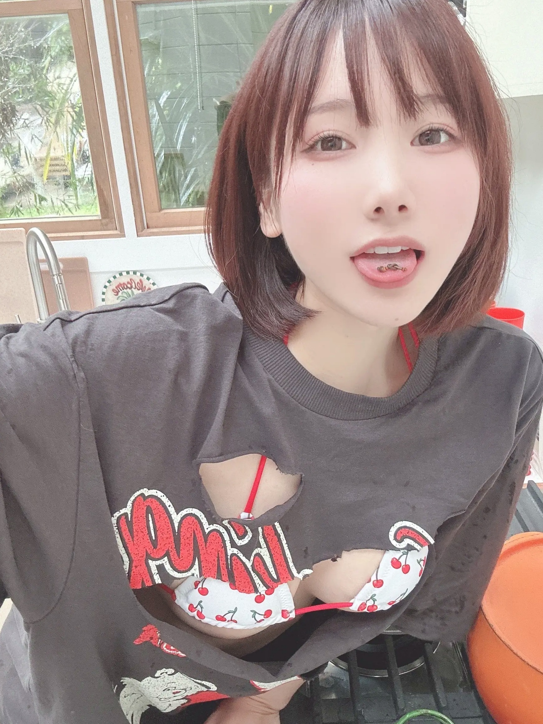 Gallery - けん研(Kenken) 2023.06 Fantia写真合集：清纯童颜、居家内衣、温泉湿身与泳装诱惑童颜巨乳清纯私房照内衣日本 女神私房照_秀色女神 - image 40
