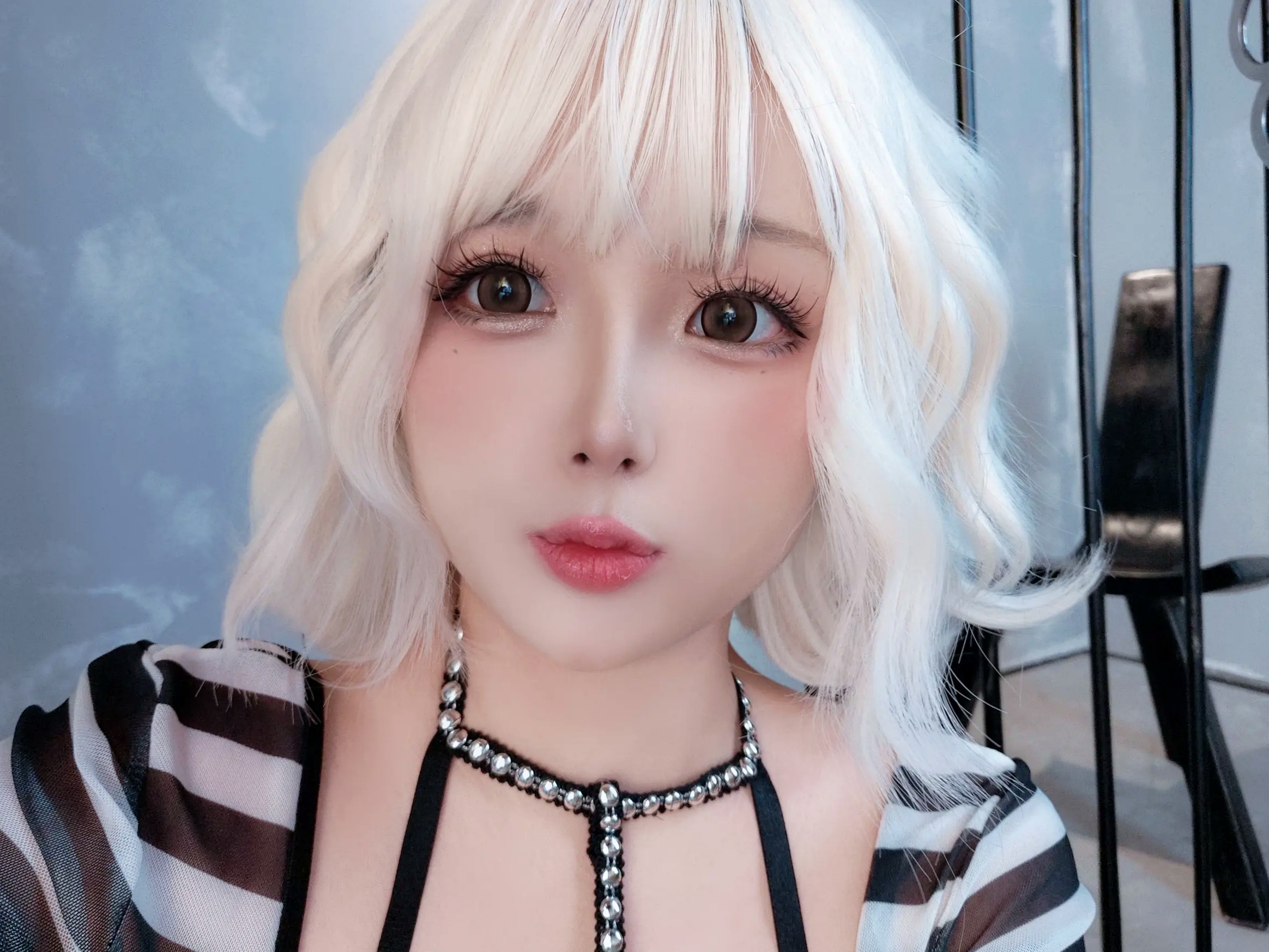 Gallery - 日奈娇 审讯室角色扮演 囚犯造型破损黑丝制服诱惑 美腿写真制服角色扮演黑丝诱惑私房照 女神私房照_秀色女神 - image 28