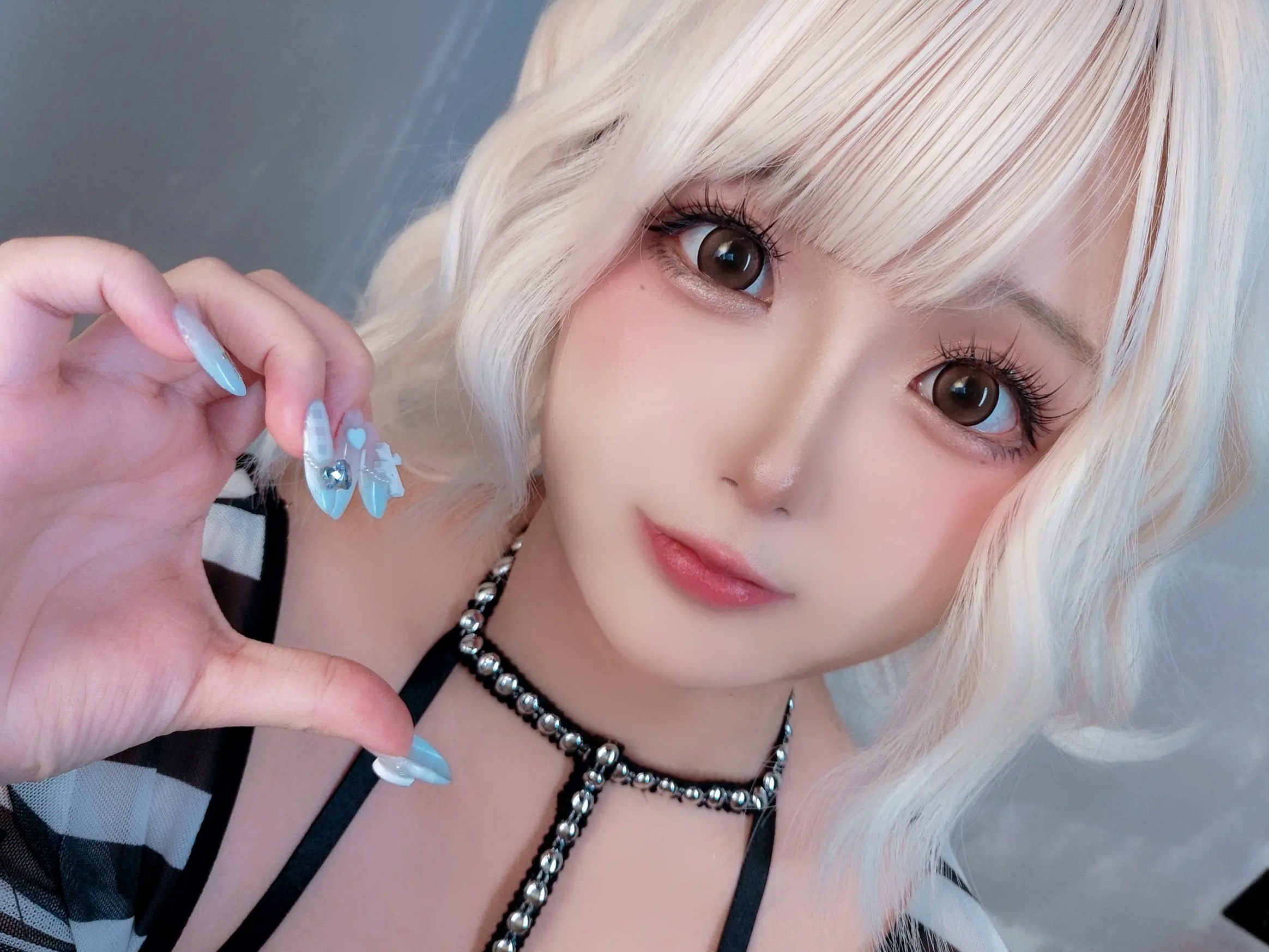 Gallery - 日奈娇 审讯室角色扮演 囚犯造型破损黑丝制服诱惑 美腿写真制服角色扮演黑丝诱惑私房照 女神私房照_秀色女神 - image 30