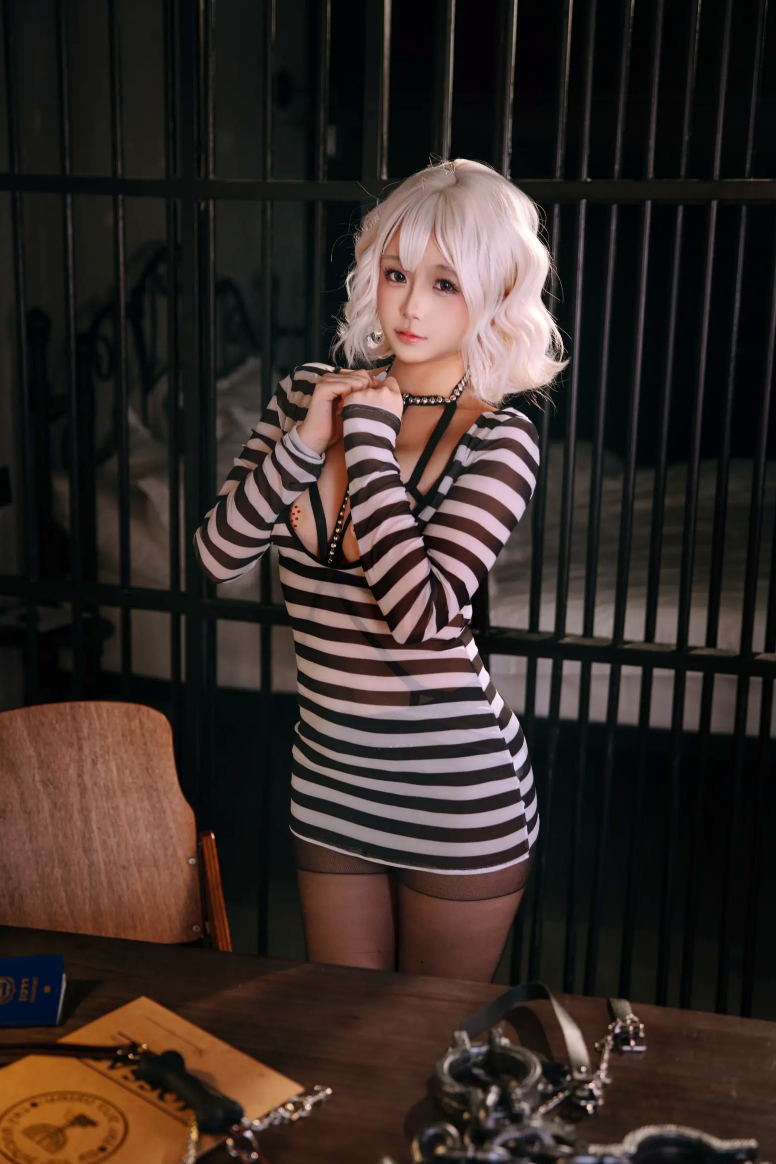 Gallery - 日奈娇 审讯室角色扮演 囚犯造型破损黑丝制服诱惑 美腿写真制服角色扮演黑丝诱惑私房照 女神私房照_秀色女神 - image 32
