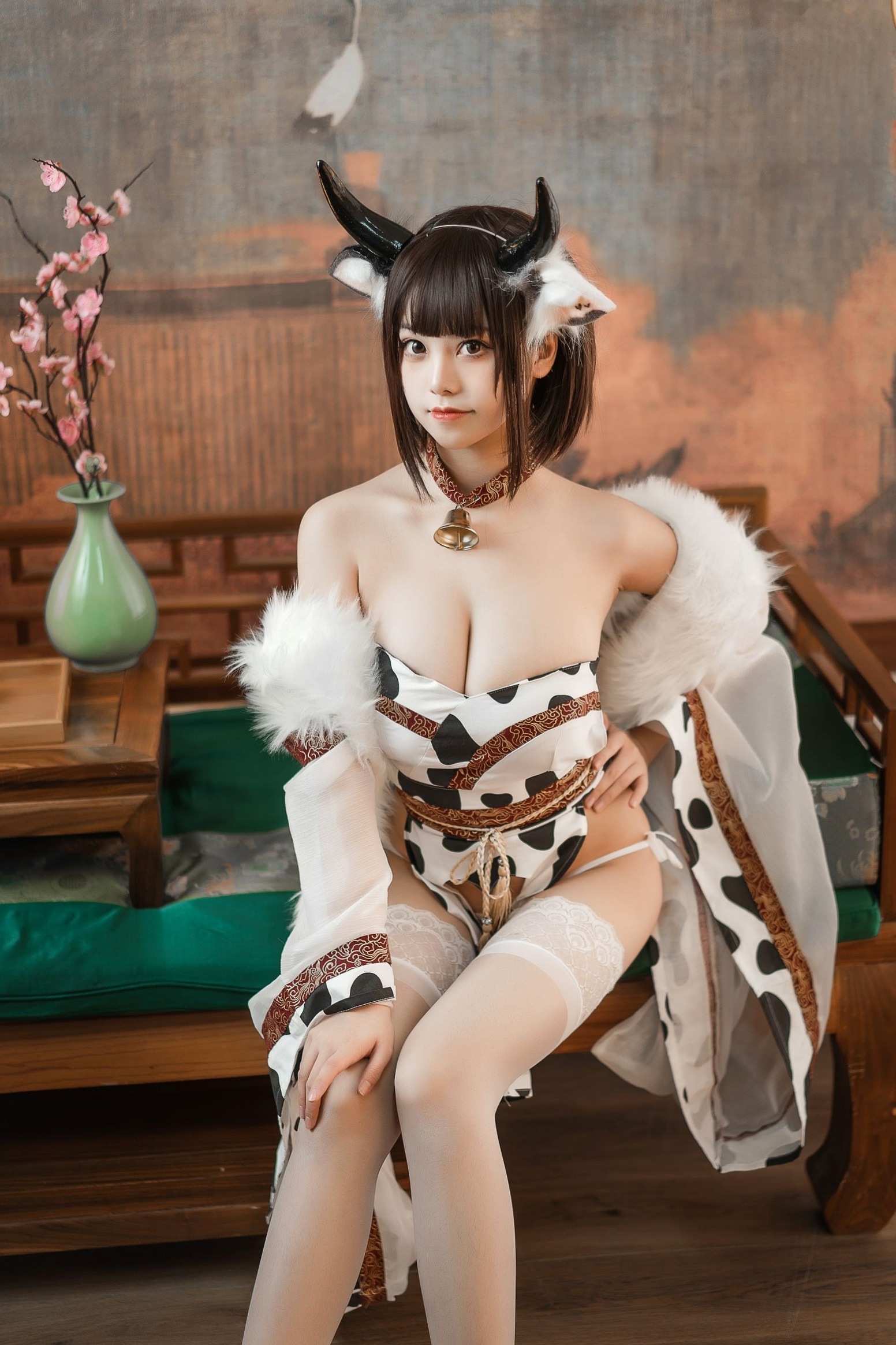 Gallery - 蜜汁猫裘-086-奶牛：软萌奶牛Cosplay私房写真，极致性感魅力主题角色扮演性感诱惑私房照萌系 女神私房照_秀色女神 - image 43