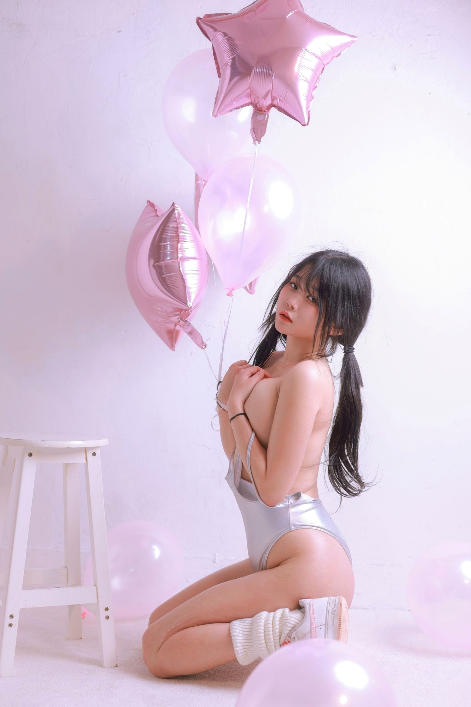 Gallery - 韩国美女琪雅Zia情人节Vol.13：银色连体衣搭配粉色气球，极致浪漫私房写真，火辣身材尽显，性感尤物诱惑全开性感私房照诱惑韩国大尺度 女神私房照_秀色女神 - image 58