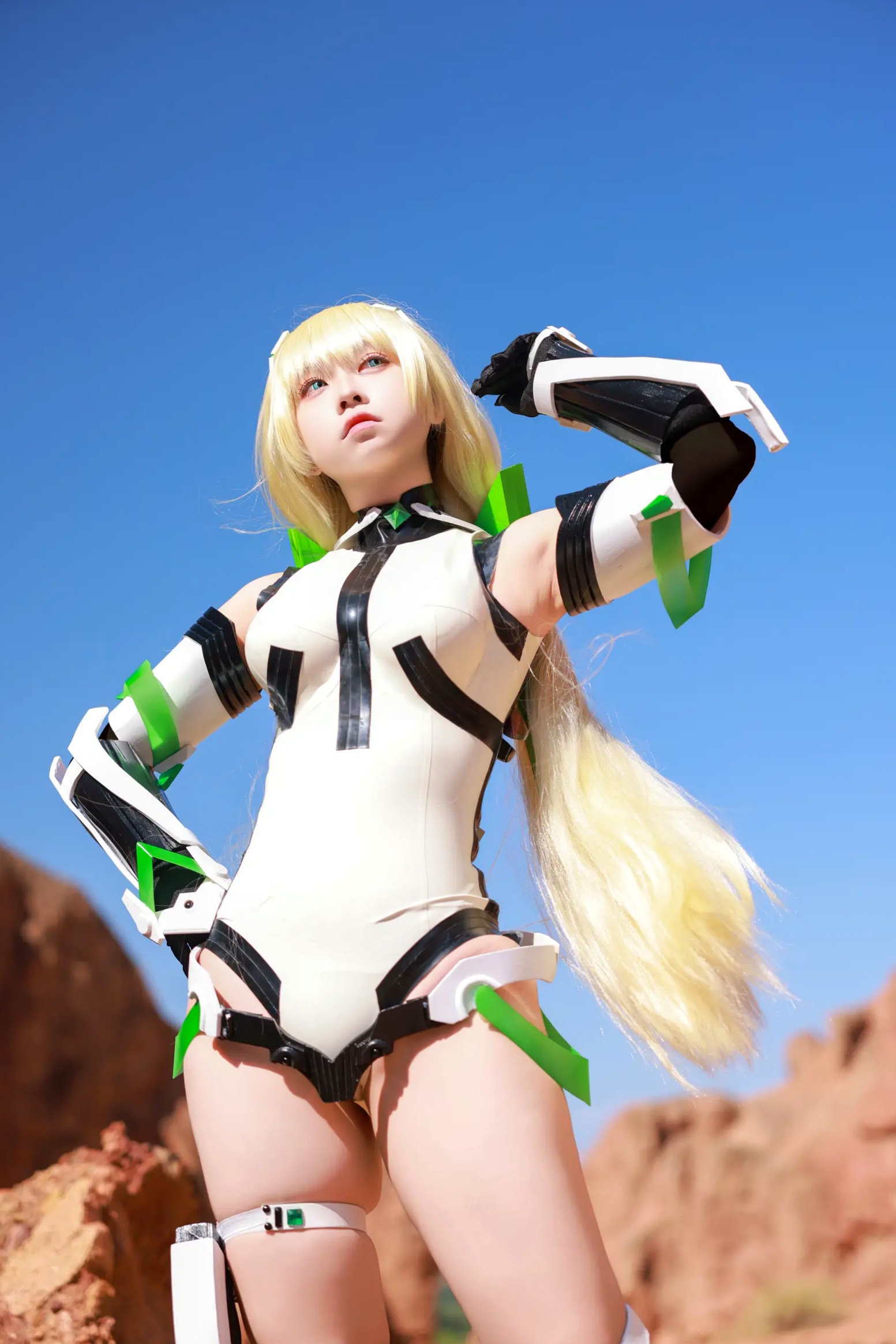 Gallery - G44不会受伤 - 乐园追放安吉拉户外荒野COSPLAY战衣角色扮演 [40P]角色扮演户外诱惑气质 女神私房照_秀色女神 - image 1
