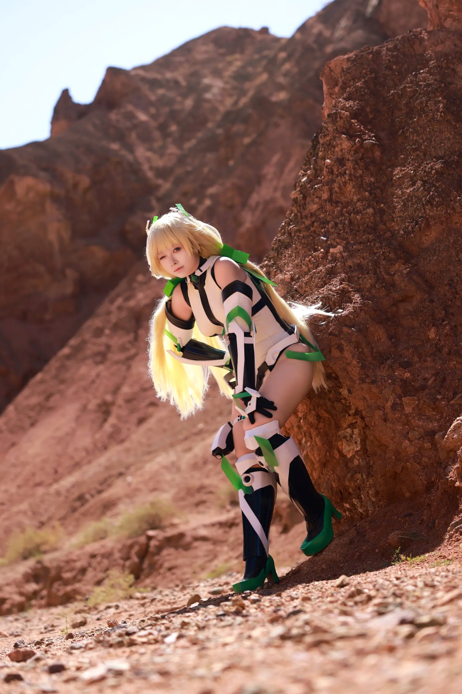 Gallery - G44不会受伤 - 乐园追放安吉拉户外荒野COSPLAY战衣角色扮演 [40P]角色扮演户外诱惑气质 女神私房照_秀色女神 - image 20