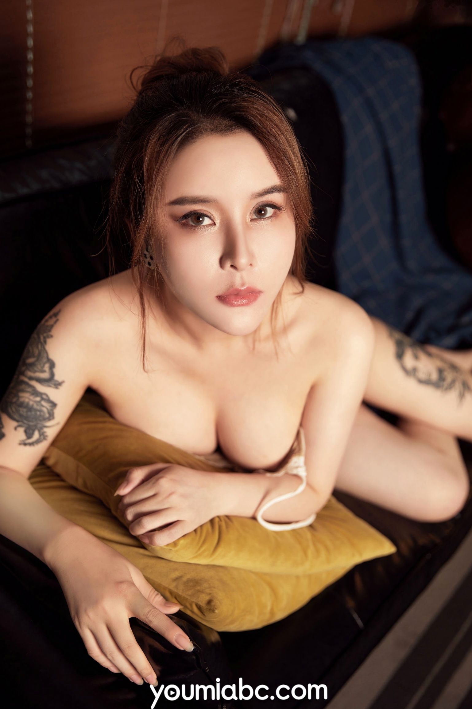 Gallery - YouMi尤蜜 - 爱丽莎写真《弹吉他的女人》：白色蕾丝内衣诱惑私房照，纹身御姐大尺度性感魅力尤蜜荟 - Chiness Model 性感诱惑私房照大尺度内衣 女神私房照_秀色女神 - image 22