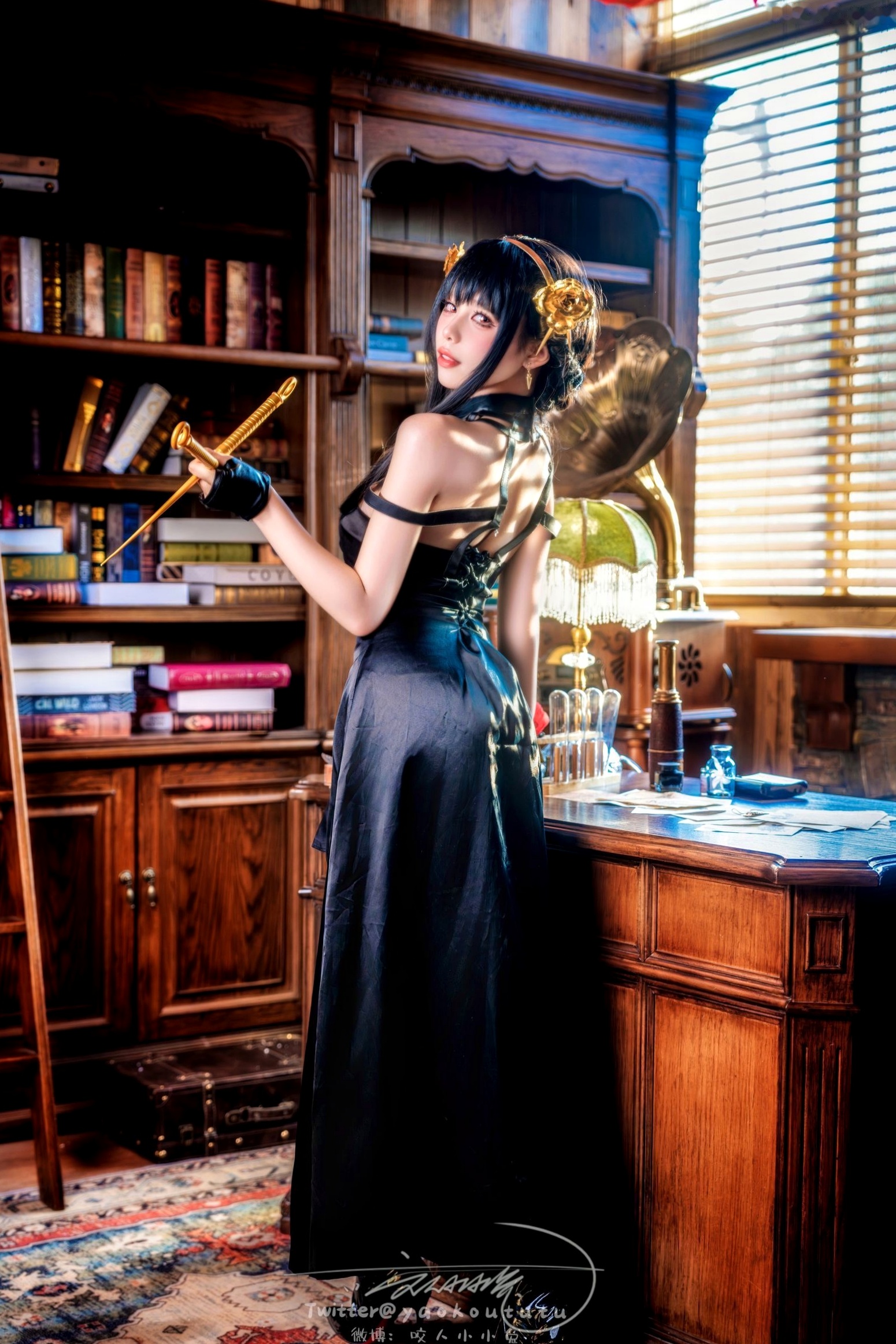 Gallery - 黏黏团子兔-约尔太太私房Cosplay书房诱惑-March-Works性感角色扮演私房照诱惑 女神私房照_秀色女神 - image 9