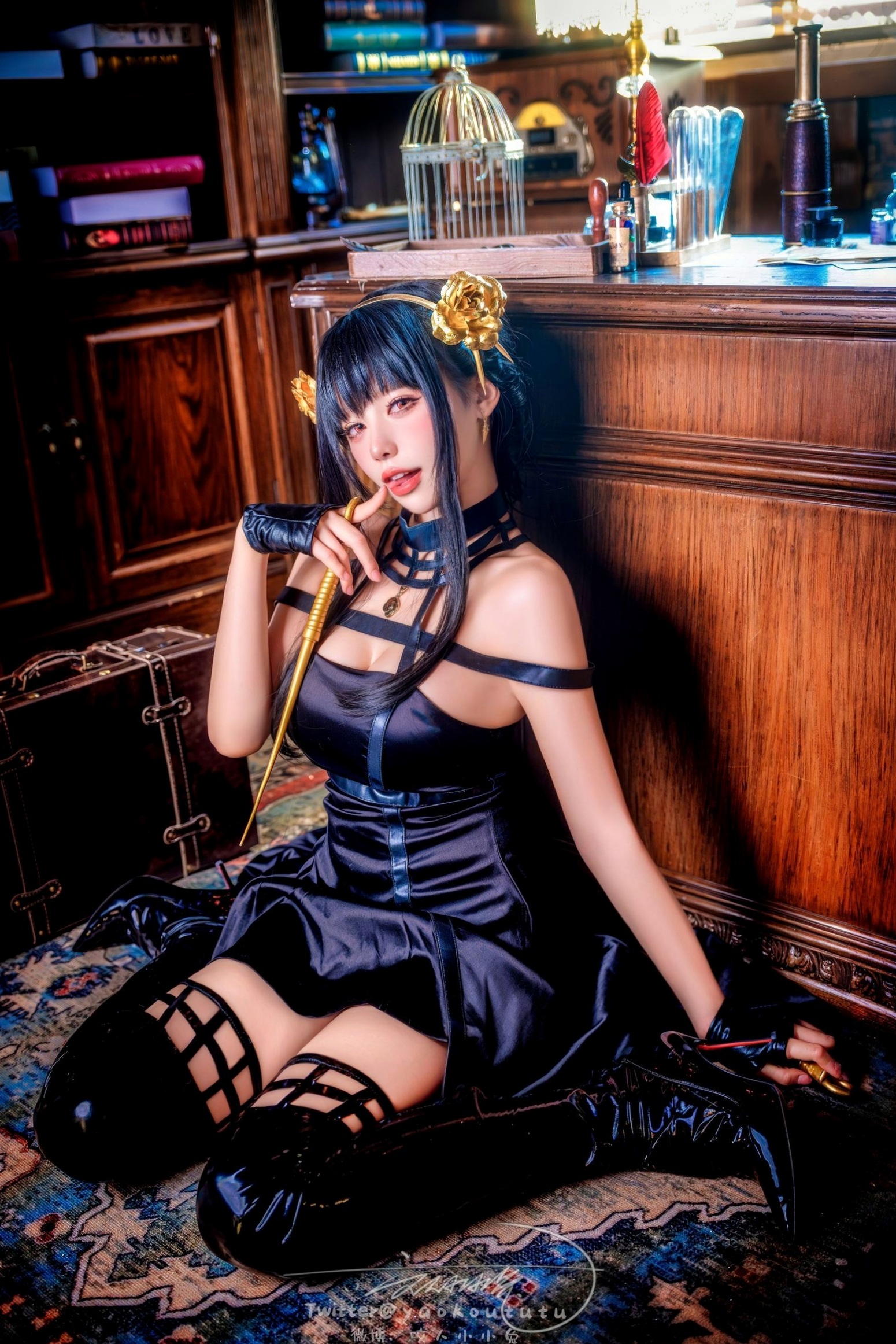 Gallery - 黏黏团子兔-约尔太太私房Cosplay书房诱惑-March-Works性感角色扮演私房照诱惑 女神私房照_秀色女神 - image 11
