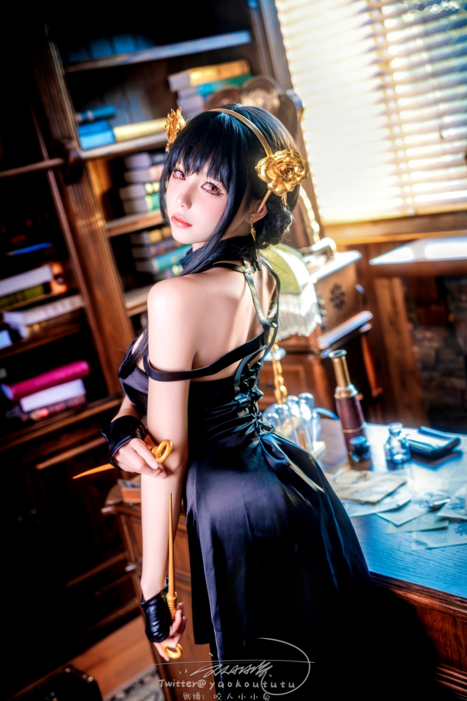 Gallery - 黏黏团子兔-约尔太太私房Cosplay书房诱惑-March-Works性感角色扮演私房照诱惑 女神私房照_秀色女神 - image 16