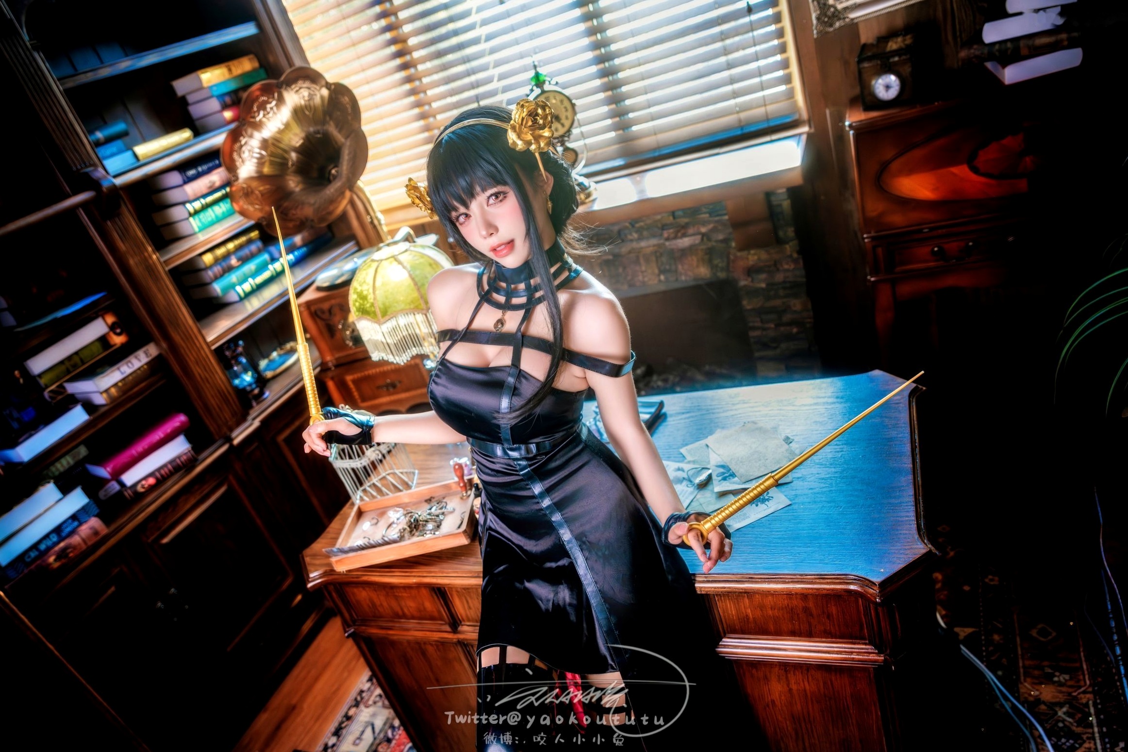 Gallery - 黏黏团子兔-约尔太太私房Cosplay书房诱惑-March-Works性感角色扮演私房照诱惑 女神私房照_秀色女神 - image 17