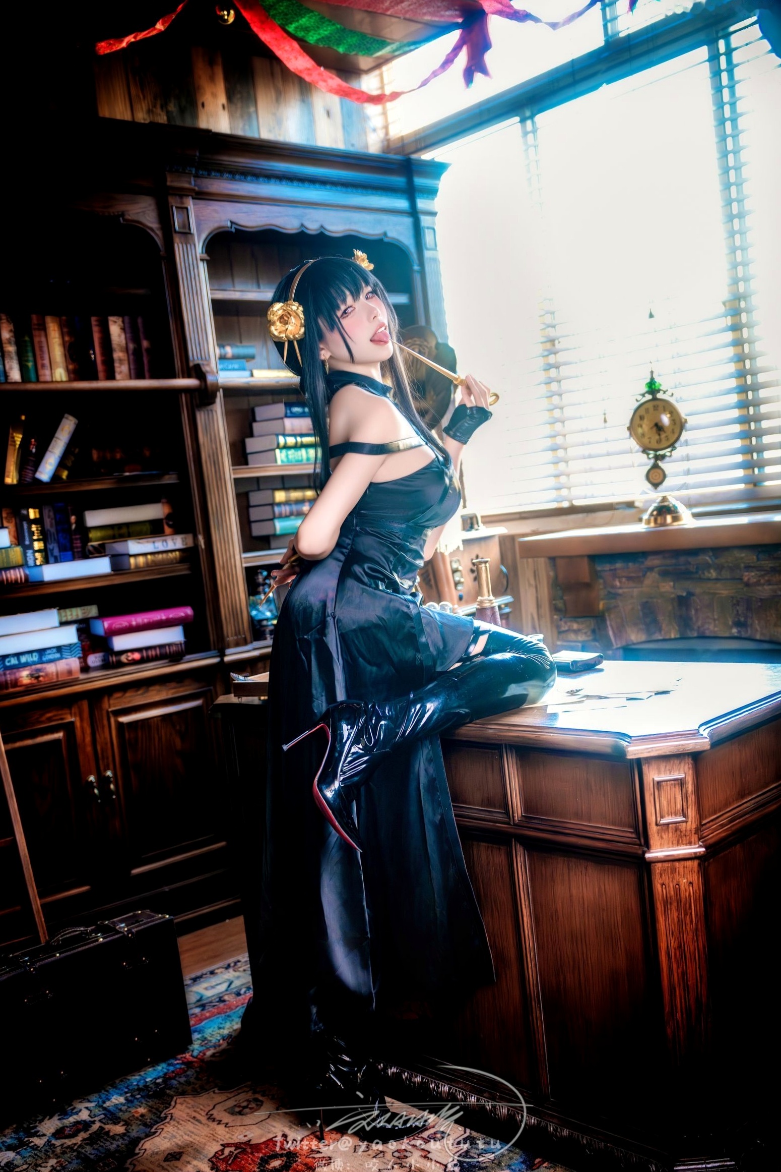 Gallery - 黏黏团子兔-约尔太太私房Cosplay书房诱惑-March-Works性感角色扮演私房照诱惑 女神私房照_秀色女神 - image 20