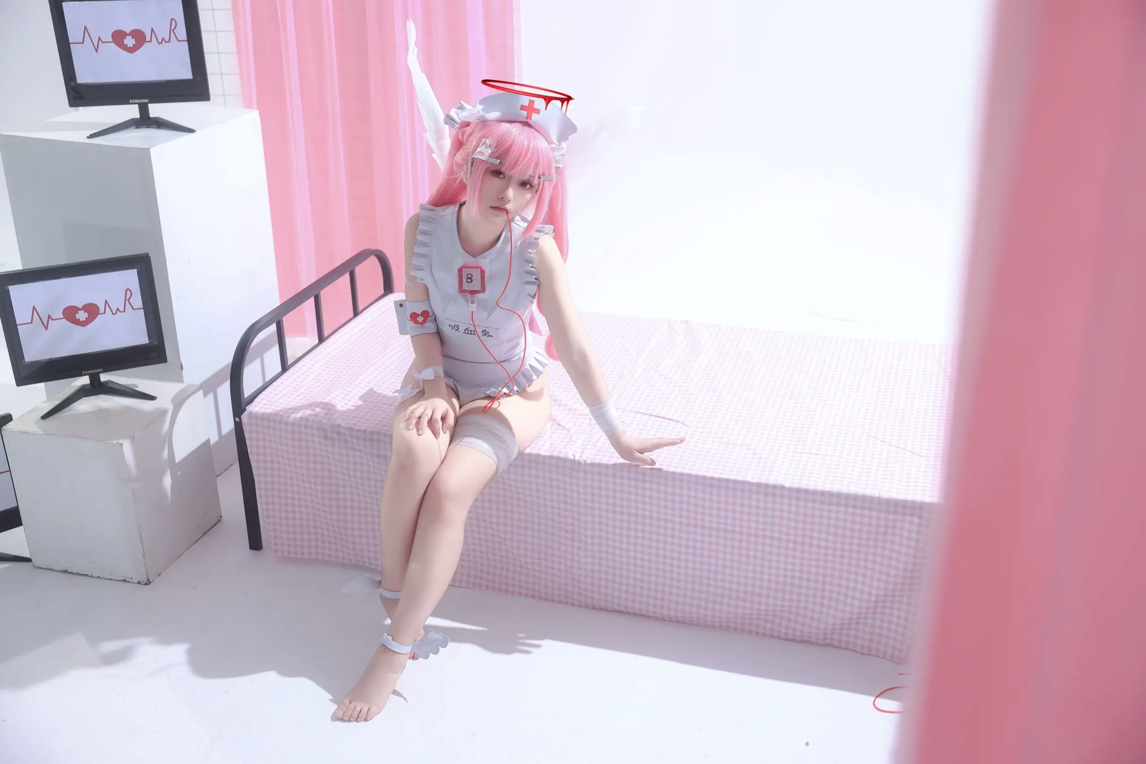 Gallery - G44不会受伤 - 见习看护师月夜见爱：粉发动漫少女COS护士装制服诱惑，二次元梦幻私房写真 [31P]护士制服萌系角色扮演私房照 女神私房照_秀色女神 - image 3