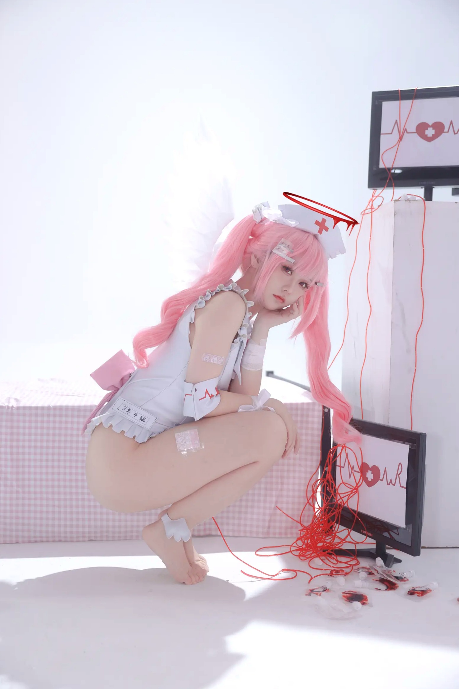 Gallery - G44不会受伤 - 见习看护师月夜见爱：粉发动漫少女COS护士装制服诱惑，二次元梦幻私房写真 [31P]护士制服萌系角色扮演私房照 女神私房照_秀色女神 - image 4