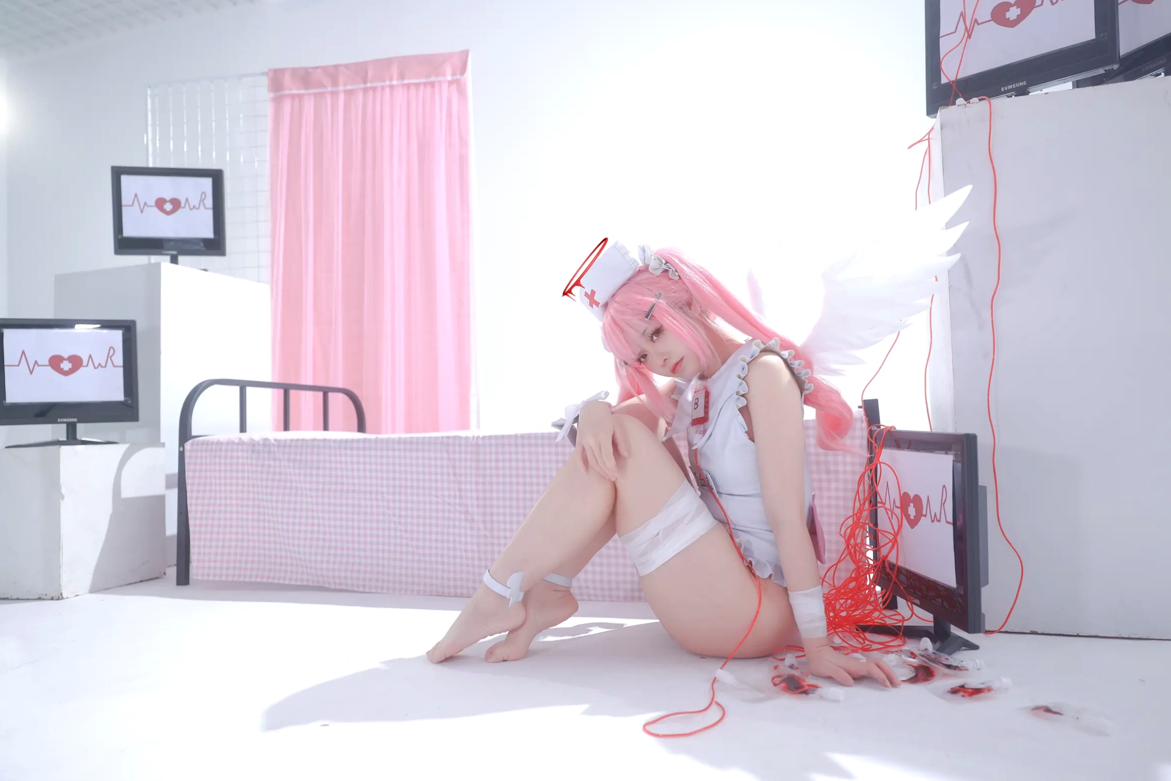 Gallery - G44不会受伤 - 见习看护师月夜见爱：粉发动漫少女COS护士装制服诱惑，二次元梦幻私房写真 [31P]护士制服萌系角色扮演私房照 女神私房照_秀色女神 - image 5
