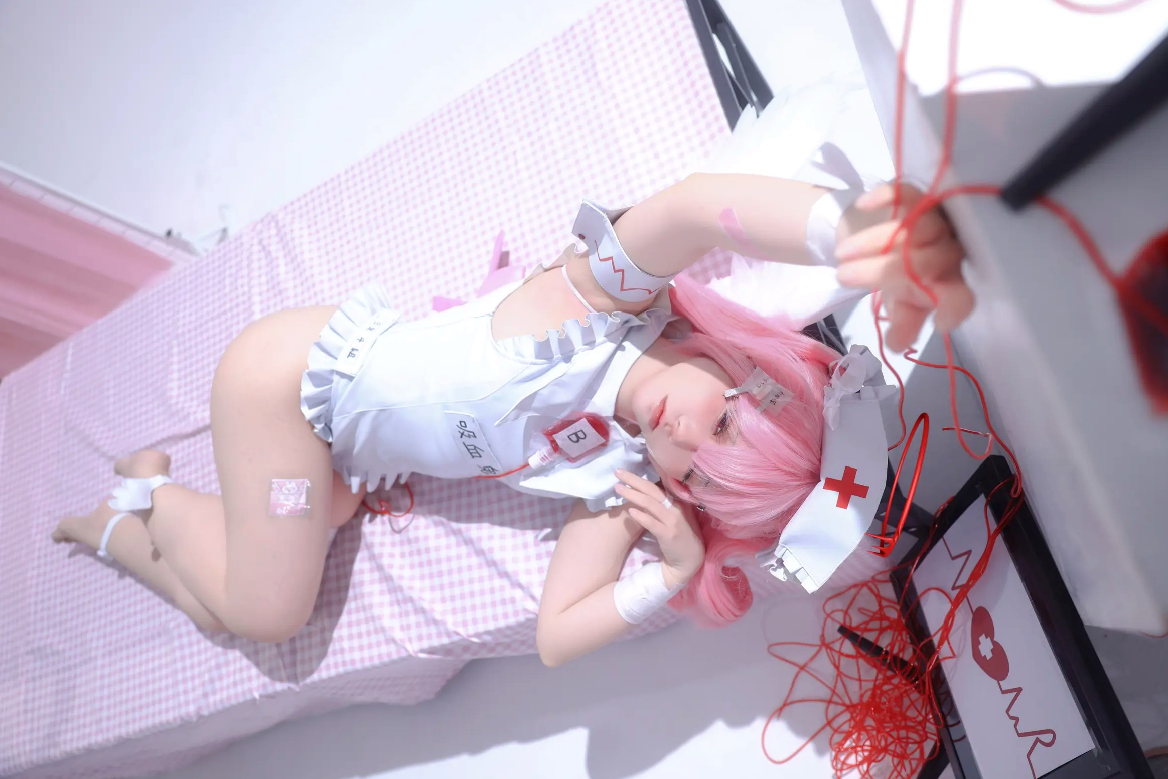 Gallery - G44不会受伤 - 见习看护师月夜见爱：粉发动漫少女COS护士装制服诱惑，二次元梦幻私房写真 [31P]护士制服萌系角色扮演私房照 女神私房照_秀色女神 - image 6