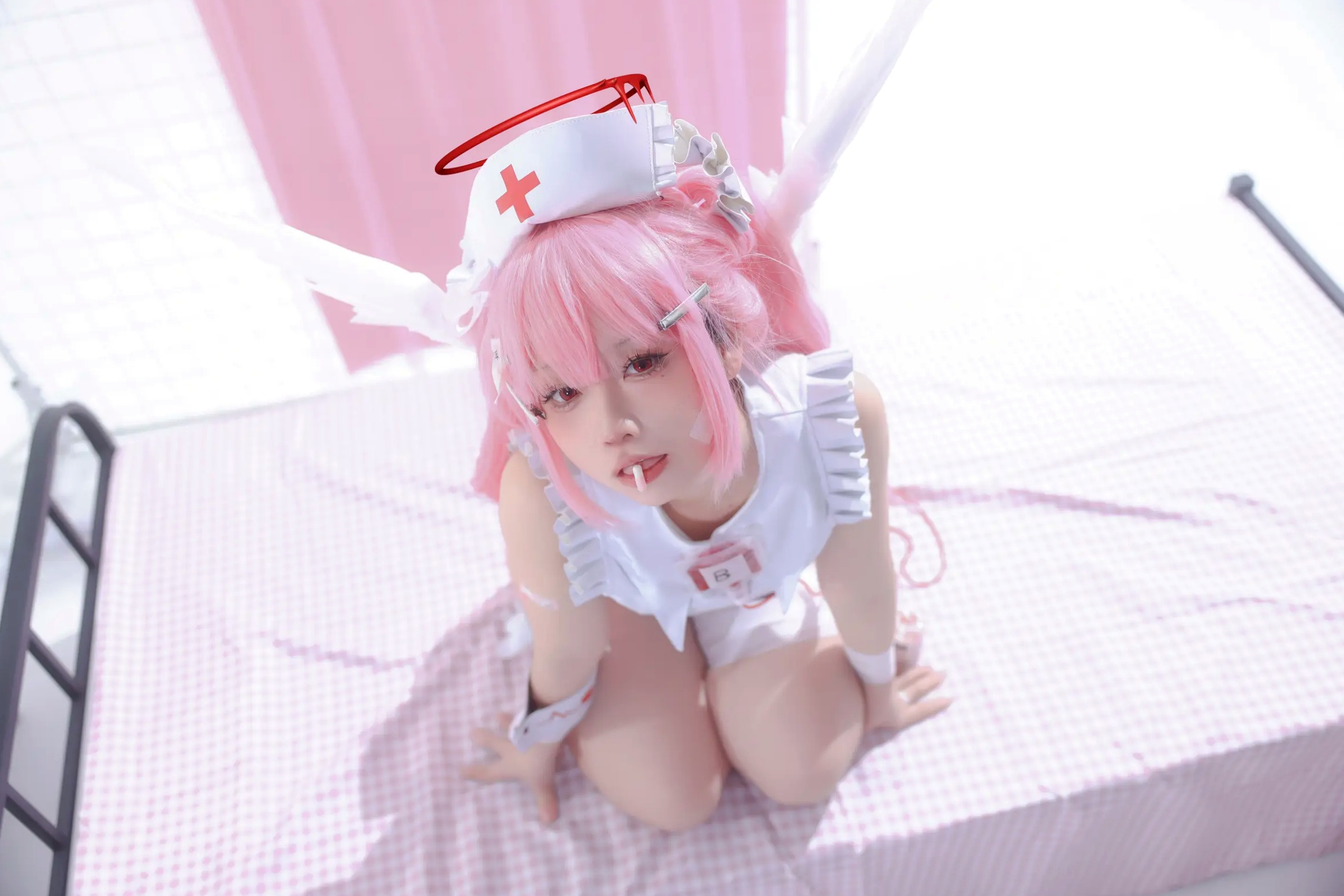 Gallery - G44不会受伤 - 见习看护师月夜见爱：粉发动漫少女COS护士装制服诱惑，二次元梦幻私房写真 [31P]护士制服萌系角色扮演私房照 女神私房照_秀色女神 - image 9