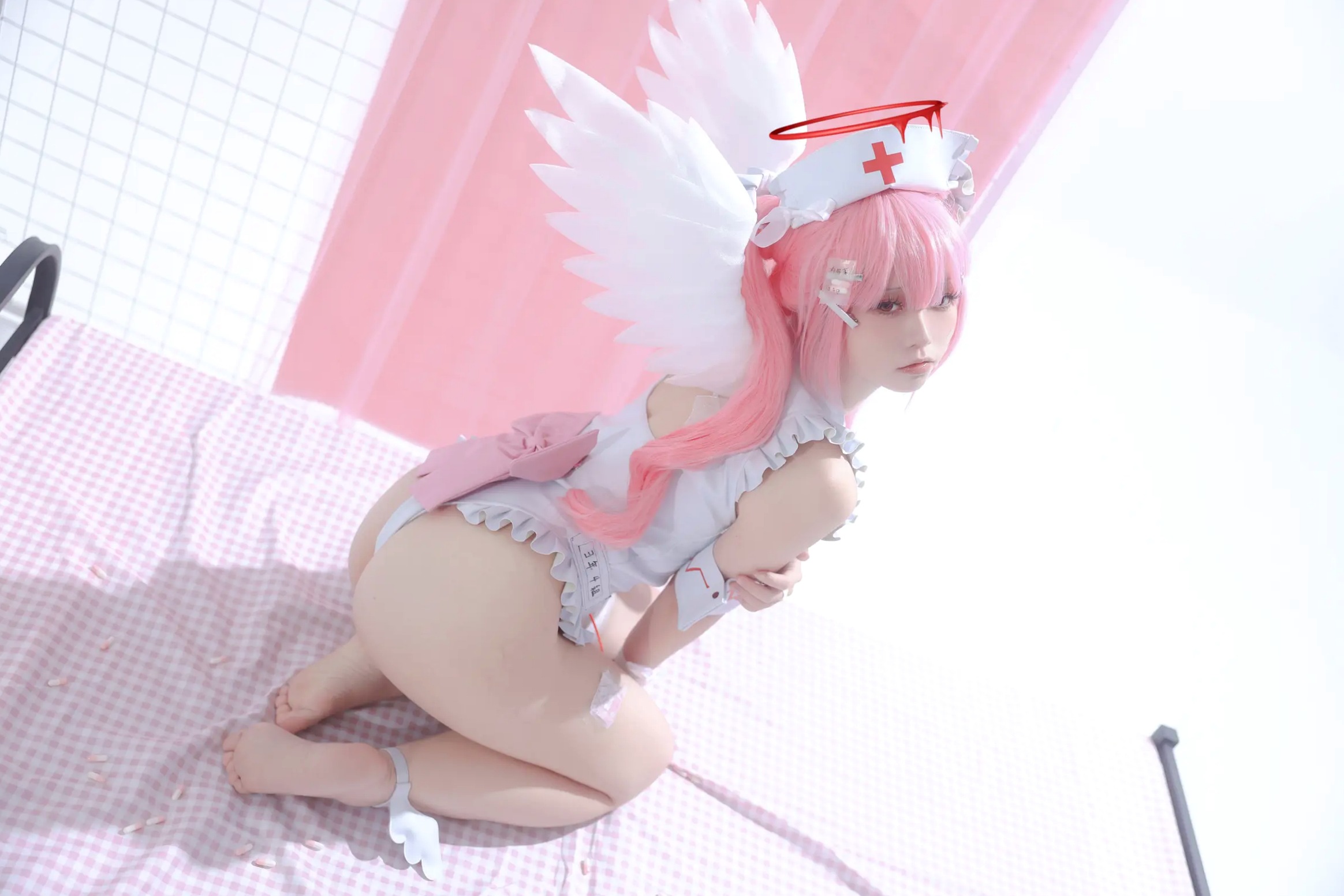 Gallery - G44不会受伤 - 见习看护师月夜见爱：粉发动漫少女COS护士装制服诱惑，二次元梦幻私房写真 [31P]护士制服萌系角色扮演私房照 女神私房照_秀色女神 - image 12