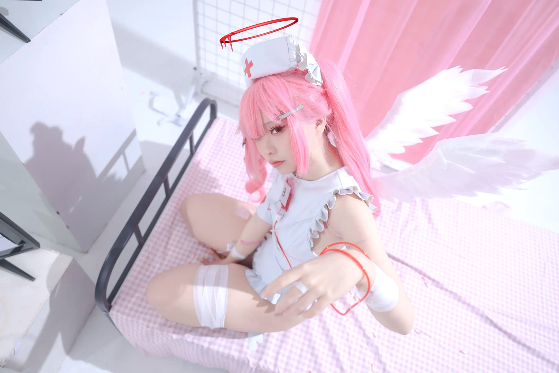 Gallery - G44不会受伤 - 见习看护师月夜见爱：粉发动漫少女COS护士装制服诱惑，二次元梦幻私房写真 [31P]护士制服萌系角色扮演私房照 女神私房照_秀色女神 - image 15