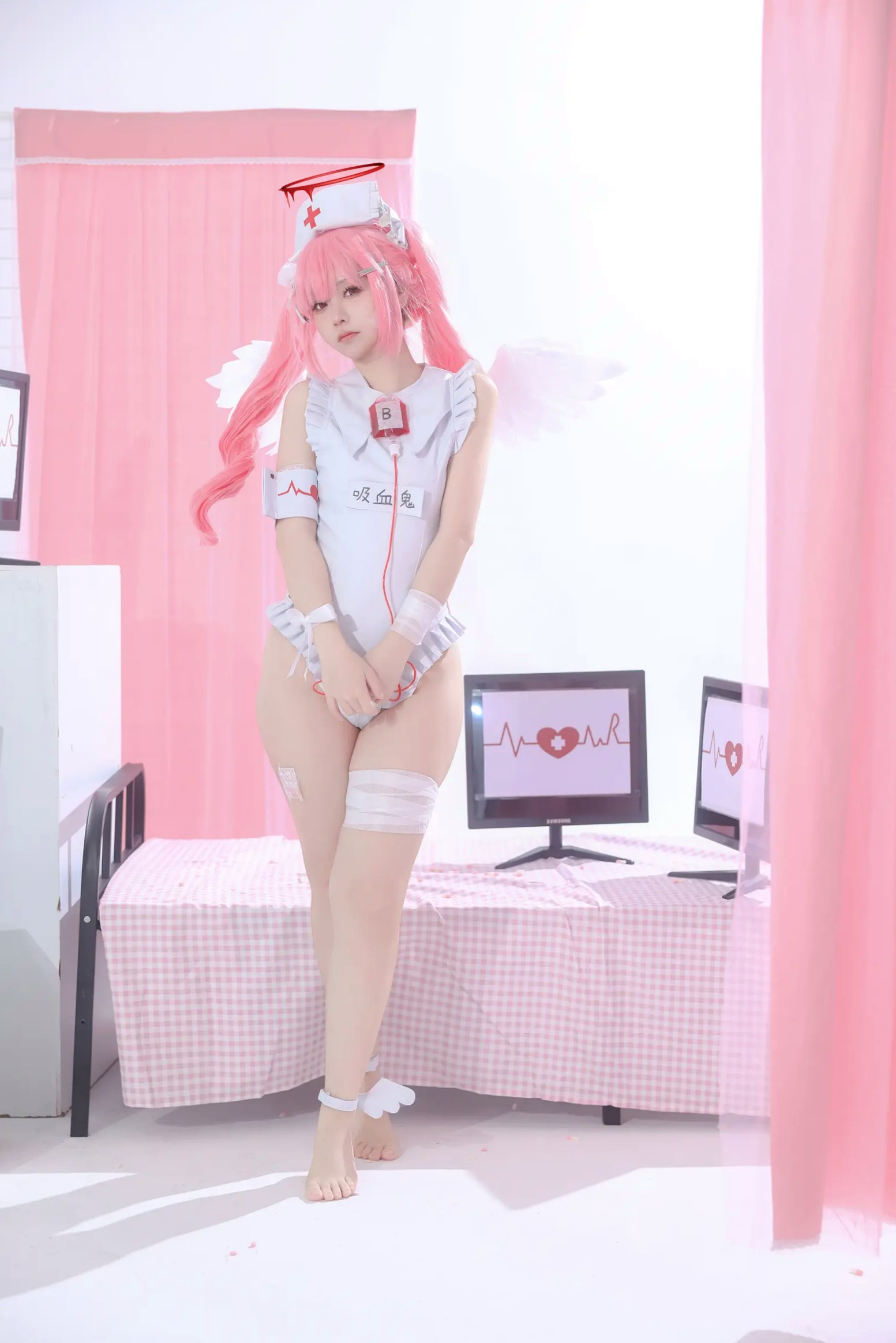 Gallery - G44不会受伤 - 见习看护师月夜见爱：粉发动漫少女COS护士装制服诱惑，二次元梦幻私房写真 [31P]护士制服萌系角色扮演私房照 女神私房照_秀色女神 - image 27
