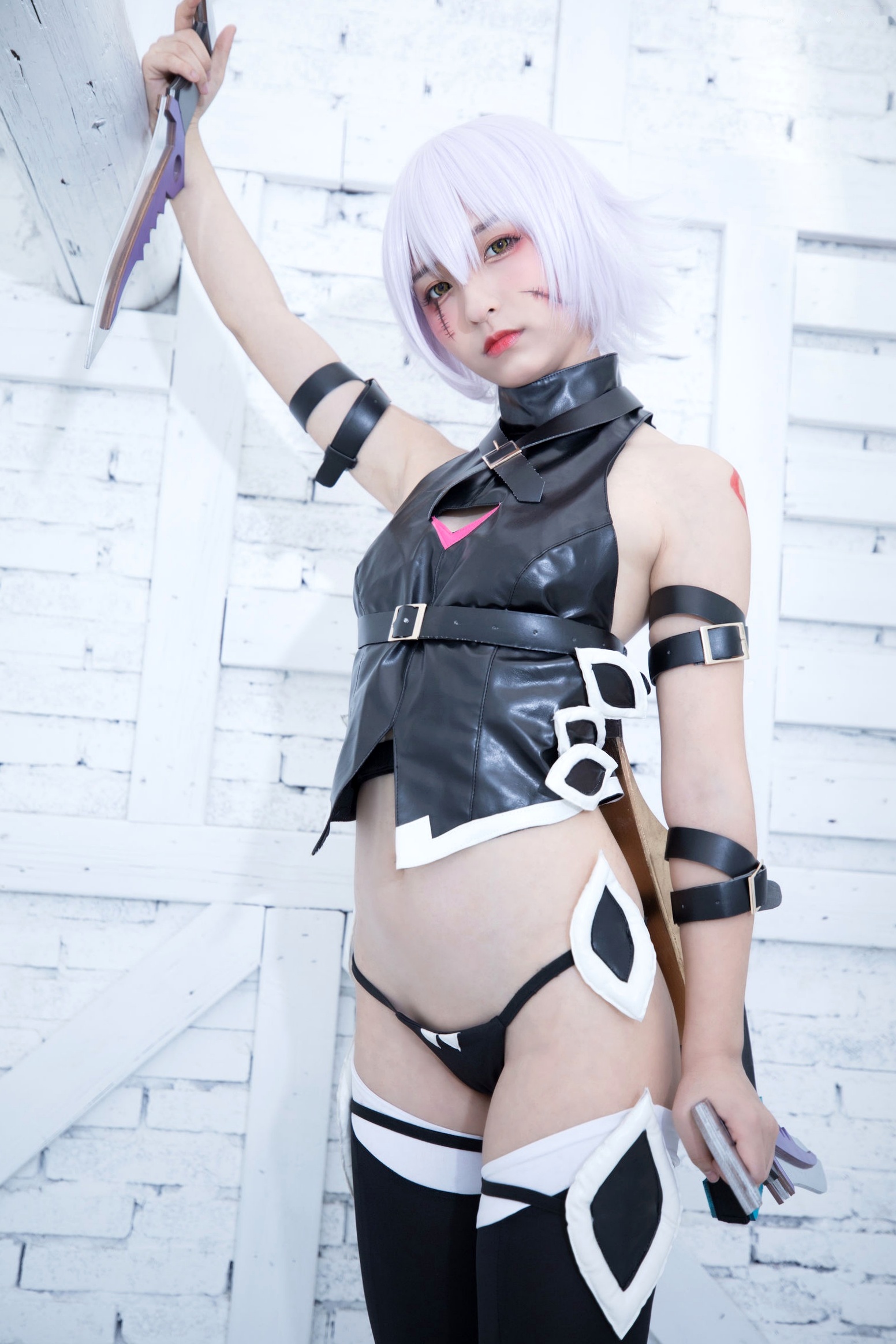 Gallery - 神楽坂真冬-008-绝对服从：高还原度FGO动漫COSPLAY写真，冷艳战斗装与极致身材完美融合，硬核魅惑角色扮演性感诱惑极品 女神私房照_秀色女神 - image 11