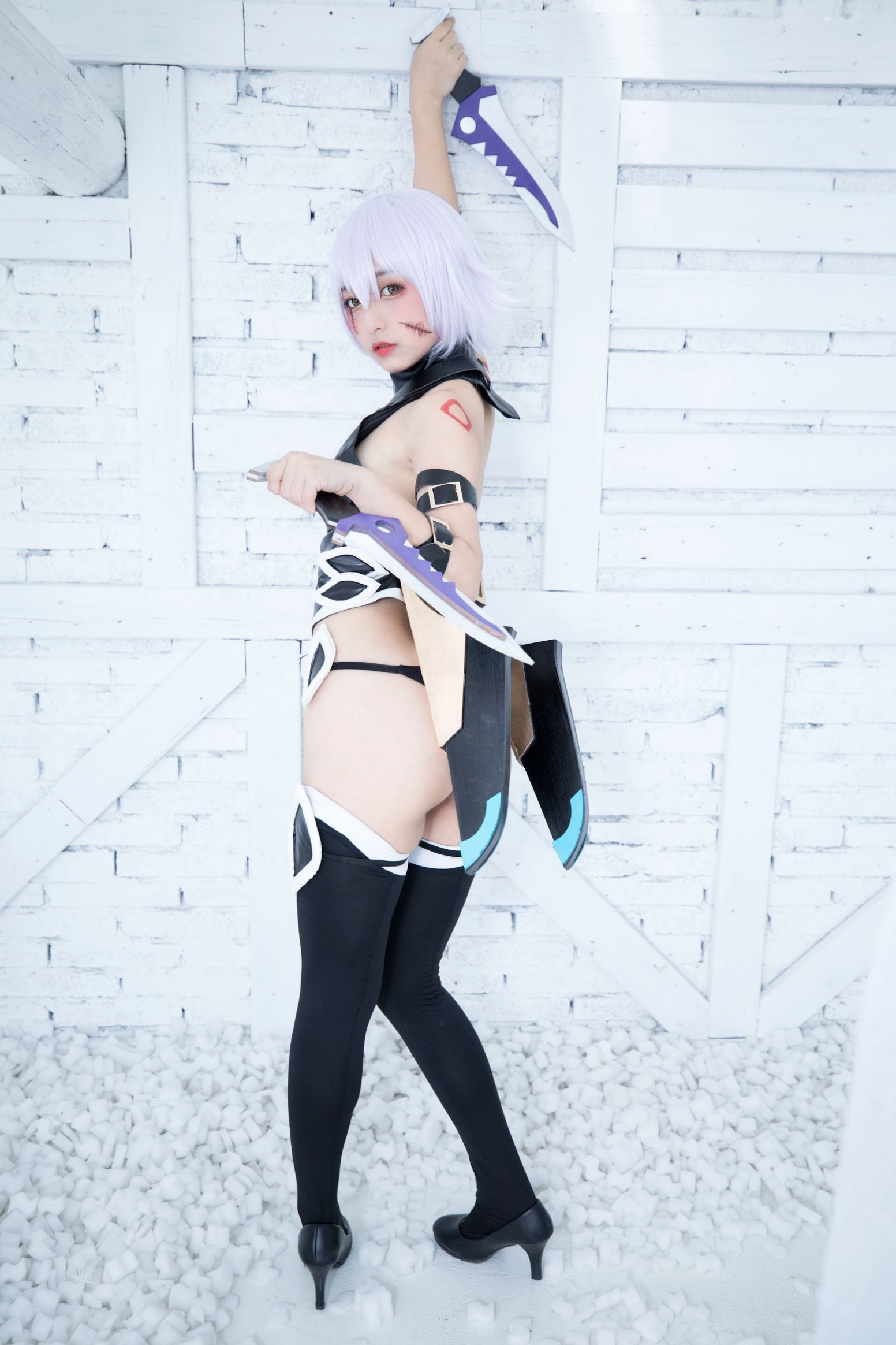 Gallery - 神楽坂真冬-008-绝对服从：高还原度FGO动漫COSPLAY写真，冷艳战斗装与极致身材完美融合，硬核魅惑角色扮演性感诱惑极品 女神私房照_秀色女神 - image 17