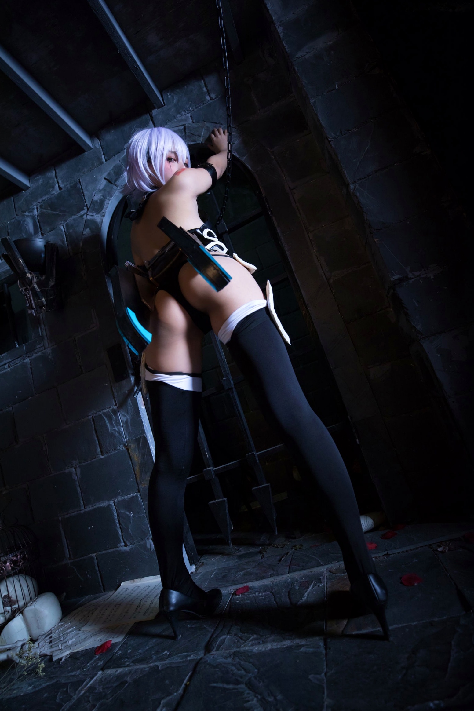 Gallery - 神楽坂真冬-008-绝对服从：高还原度FGO动漫COSPLAY写真，冷艳战斗装与极致身材完美融合，硬核魅惑角色扮演性感诱惑极品 女神私房照_秀色女神 - image 99