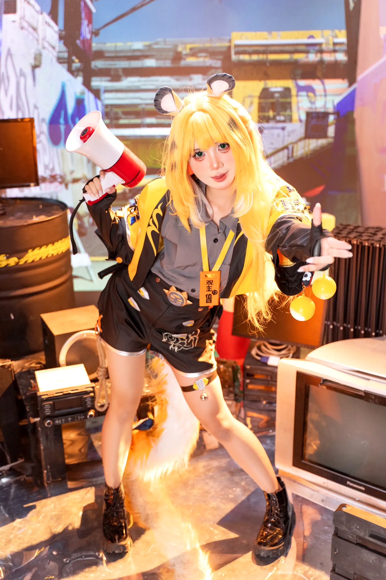 Gallery - PoppaChan - Ju Fufu -《绝区零》角色扮演，精致金发猫耳造型与性感私房写真，极致还原角色扮演性感私房照极品 女神私房照_秀色女神 - image 3