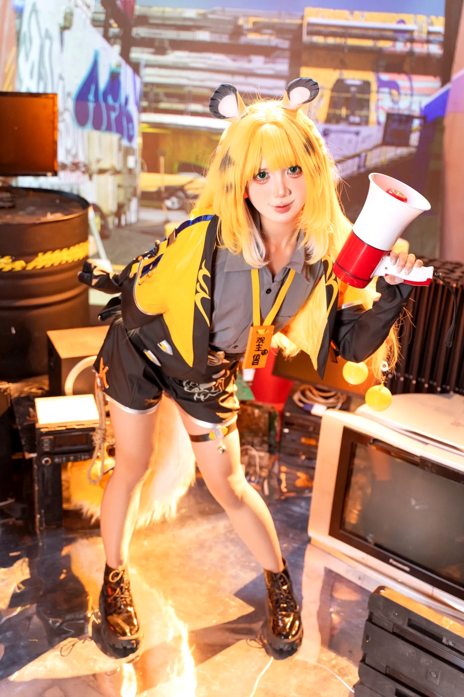 Gallery - PoppaChan - Ju Fufu -《绝区零》角色扮演，精致金发猫耳造型与性感私房写真，极致还原角色扮演性感私房照极品 女神私房照_秀色女神 - image 4