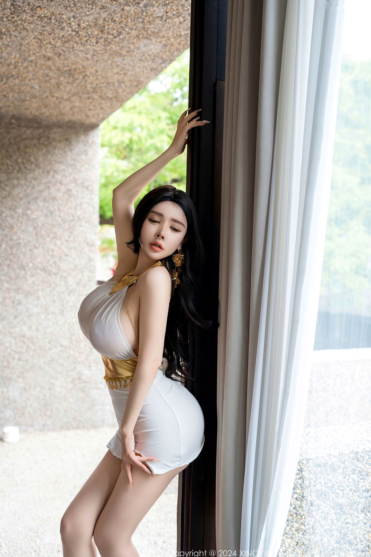 Gallery - XingYan星颜社- Star Face -238-潘思沁白色低胸短裙现代写真，极致身材性感诱惑，火辣私房大尺度视觉盛宴-2024.06.07星颜社- Star Face 性感极品私房照大尺度人间胸器 女神私房照_秀色女神 - image 18