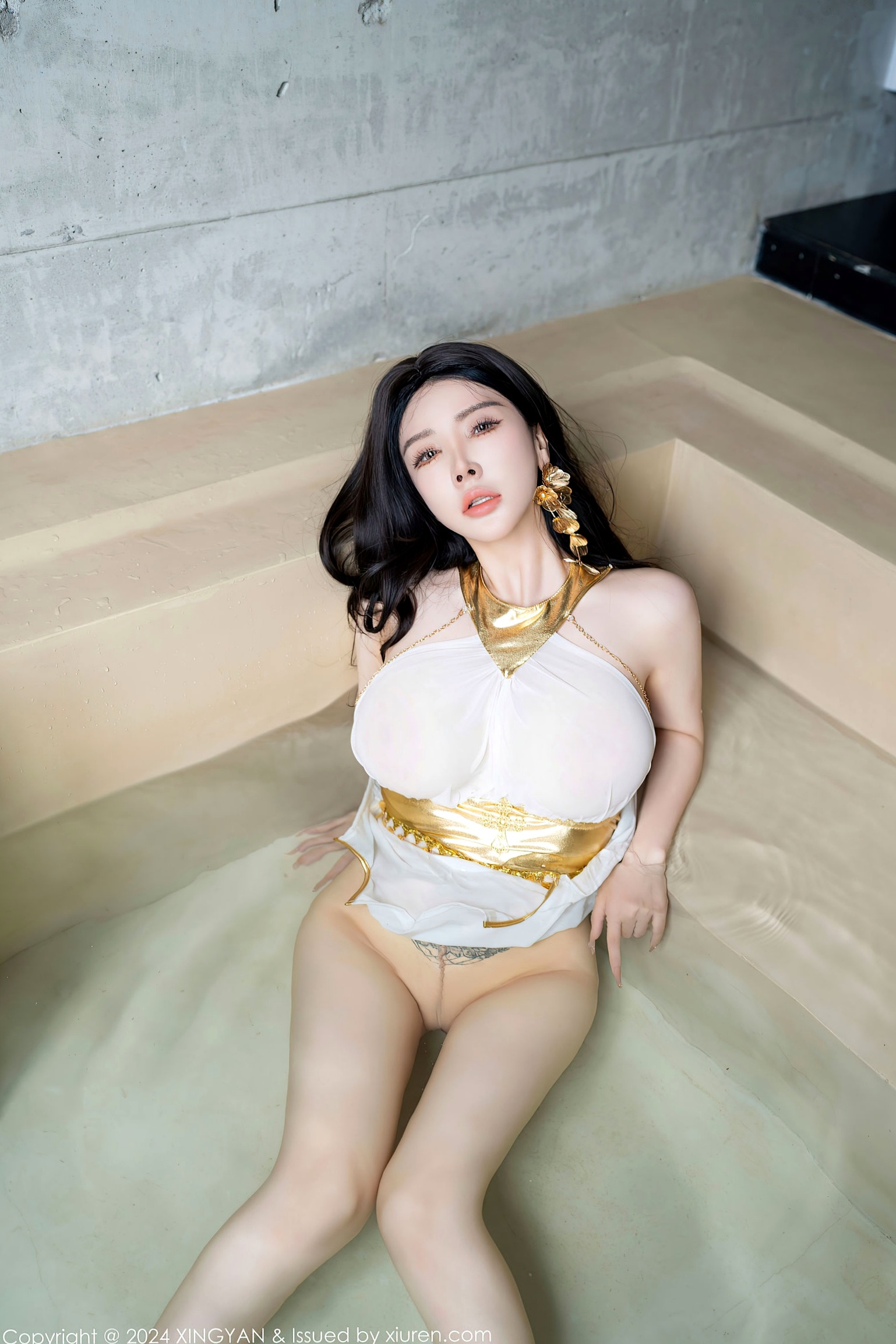 Gallery - XingYan星颜社- Star Face -238-潘思沁白色低胸短裙现代写真，极致身材性感诱惑，火辣私房大尺度视觉盛宴-2024.06.07星颜社- Star Face 性感极品私房照大尺度人间胸器 女神私房照_秀色女神 - image 45