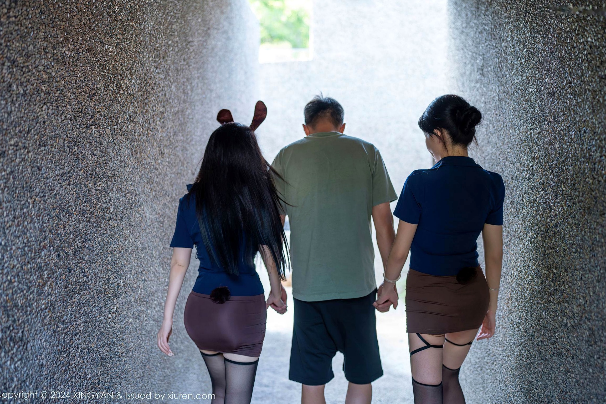 Gallery - XingYan星颜社- Star Face -235-潘娇娇林幼一-蓝衬衫兔女郎制服诱惑-私房姐妹花互动合集-2024.05.30-无圣光大尺度星颜社- Star Face 性感制服诱惑私房照黑丝 女神私房照_秀色女神 - image 4