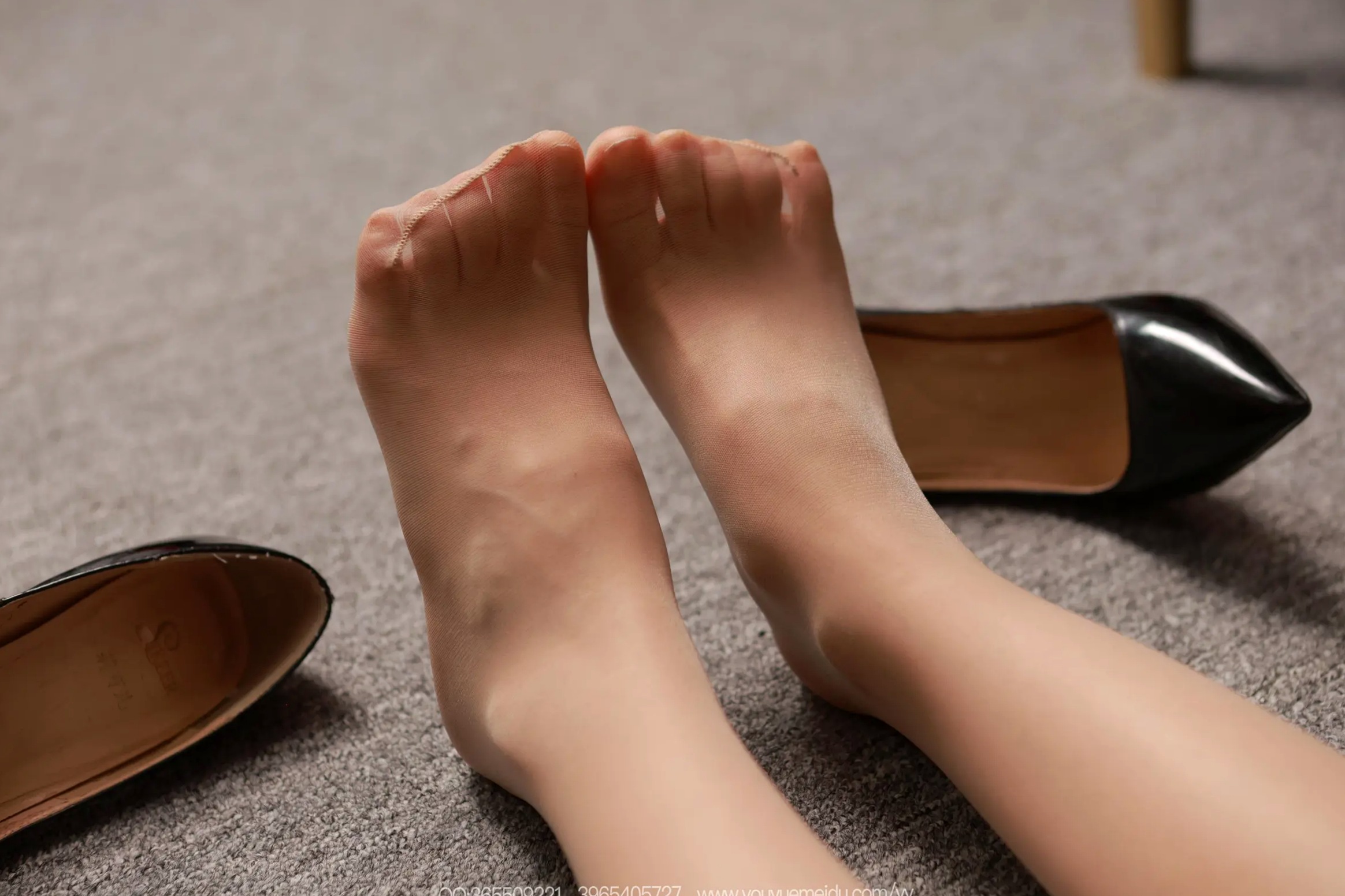 Gallery - IESS异思趣向 - Chiness Model  小金《红底高跟鞋》职场OL包臀裙丝袜美腿诱惑私房精选丝袜美腿私房照诱惑 女神私房照_秀色女神 - image 48