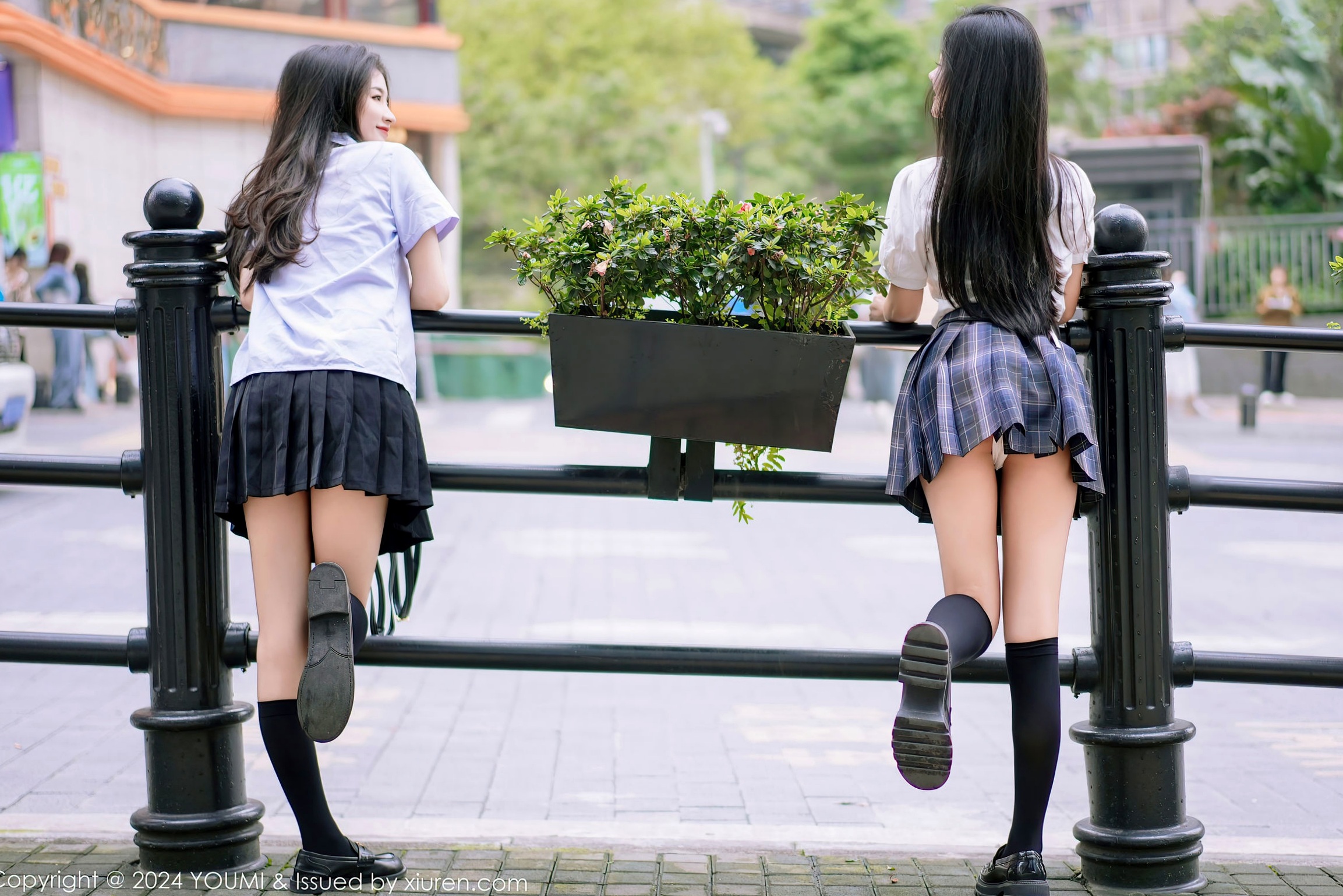 Gallery - YouMi尤蜜荟 - Chiness Model -1057-鱼尾fish&小茶茶-绝美私房艺术写真-校园制服诱惑-油感诱惑-极致视觉盛宴尤蜜荟 - Chiness Model 性感制服私房照大尺度 女神私房照_秀色女神 - image 4