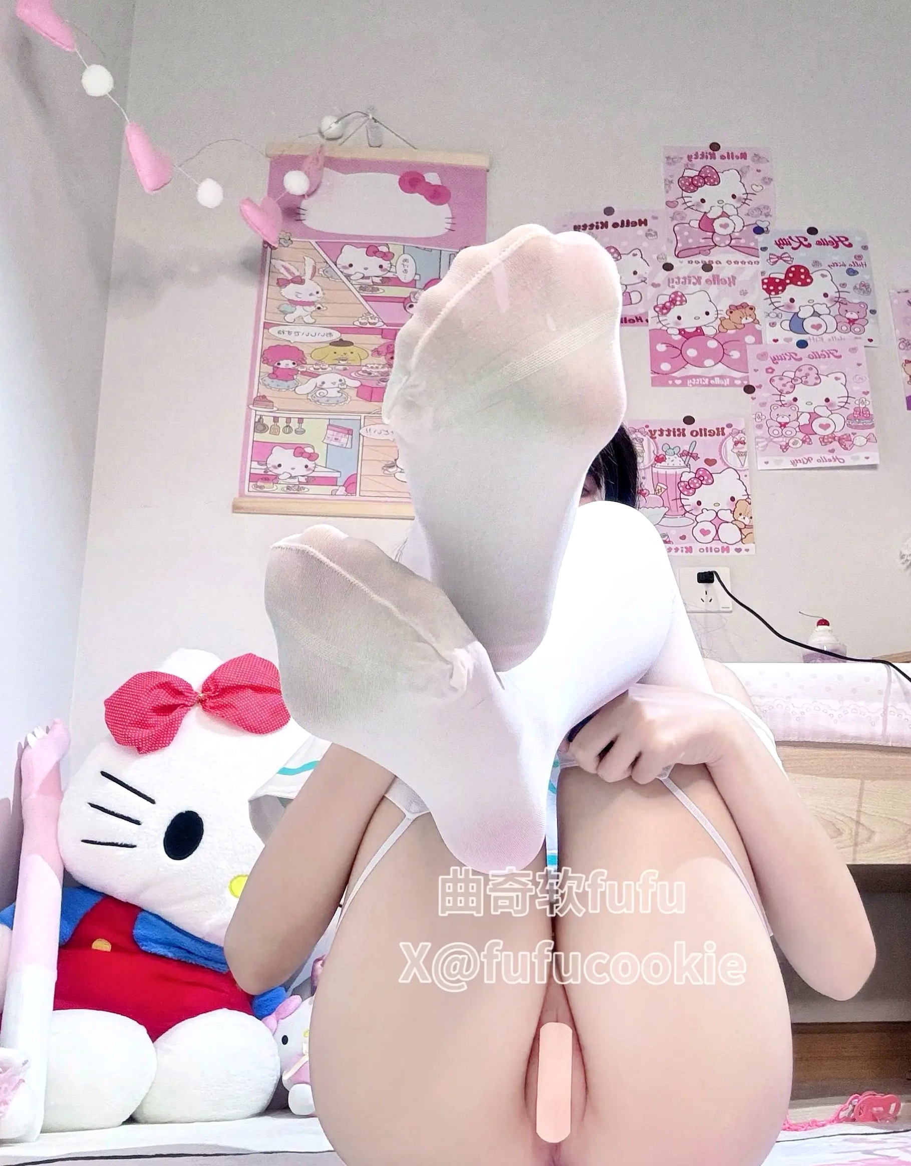Gallery - 曲奇软fufu - 激萌双马尾短T牛仔裤私房诱惑 [53P]萌系萝莉私房照诱惑白嫩清纯 女神私房照_秀色女神 - image 39