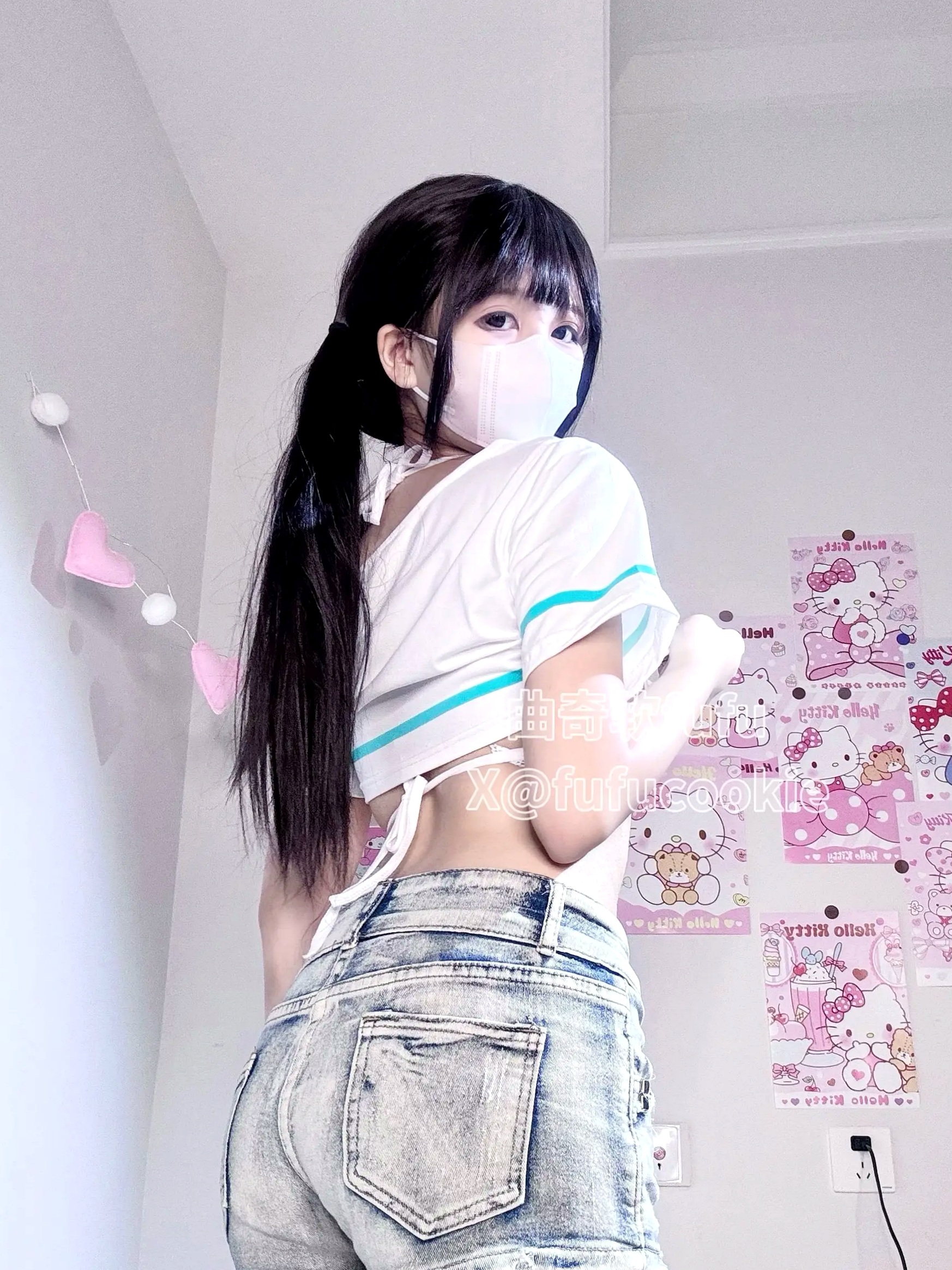 Gallery - 曲奇软fufu - 激萌双马尾短T牛仔裤私房诱惑 [53P]萌系萝莉私房照诱惑白嫩清纯 女神私房照_秀色女神 - image 50
