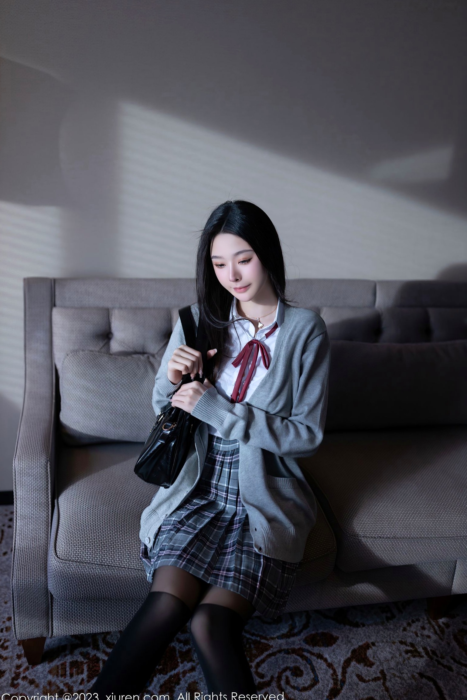 Gallery - XiuRen秀人网 - XiuRen -7809-小逗逗：白衬衫格子裙化身清纯学妹，大胆制服诱惑私房照，黑丝美腿极致诱惑秀人网 - XiuRen 制服诱惑黑丝私房照 女神私房照_秀色女神 - image 1
