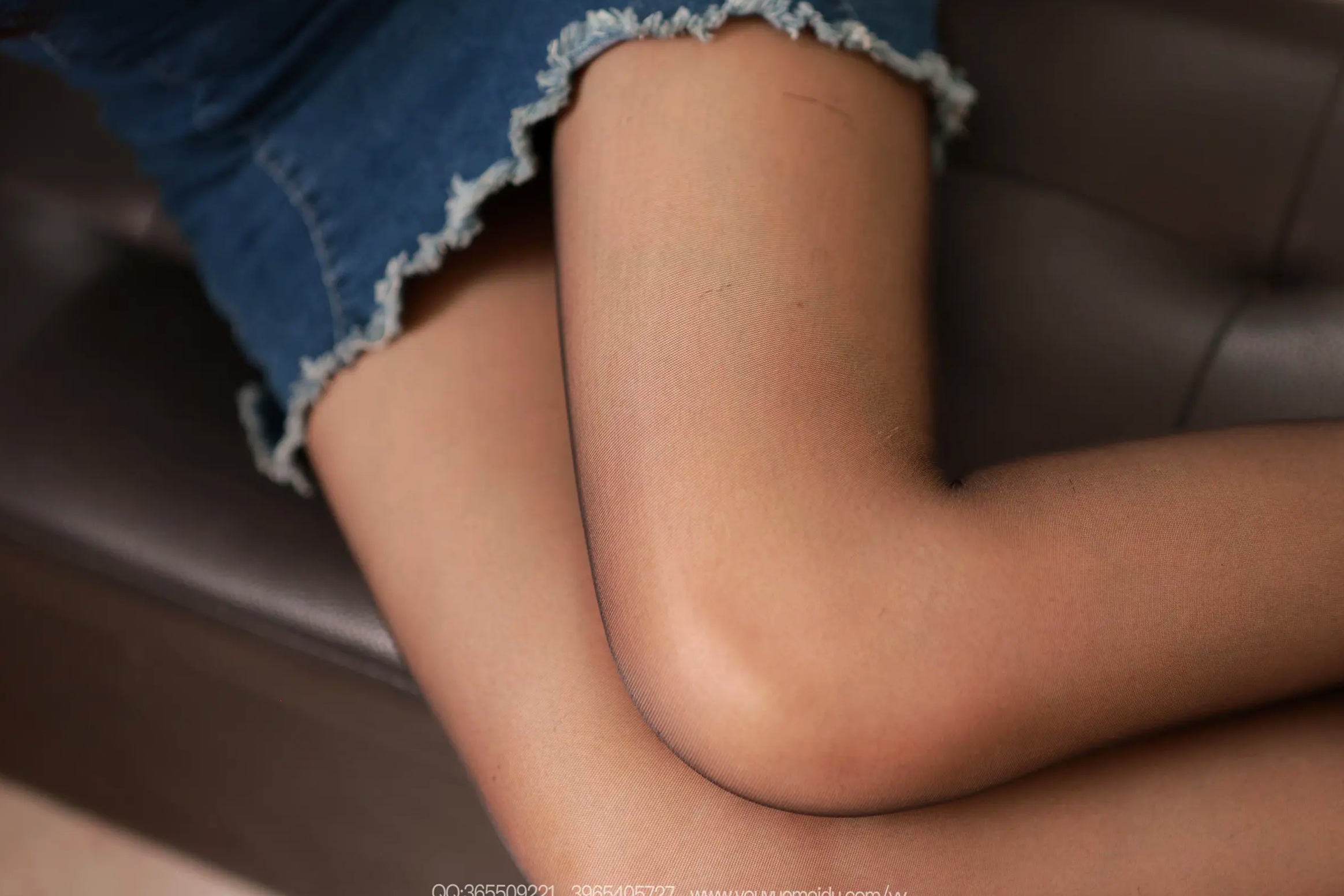Gallery - IESS异思趣向 - Chiness Model 小金：牛仔短裙搭配极致黑丝，演绎都市御姐的笔直美腿私房瞬间 [89P]美腿黑丝私房照性感丝袜 女神私房照_秀色女神 - image 64