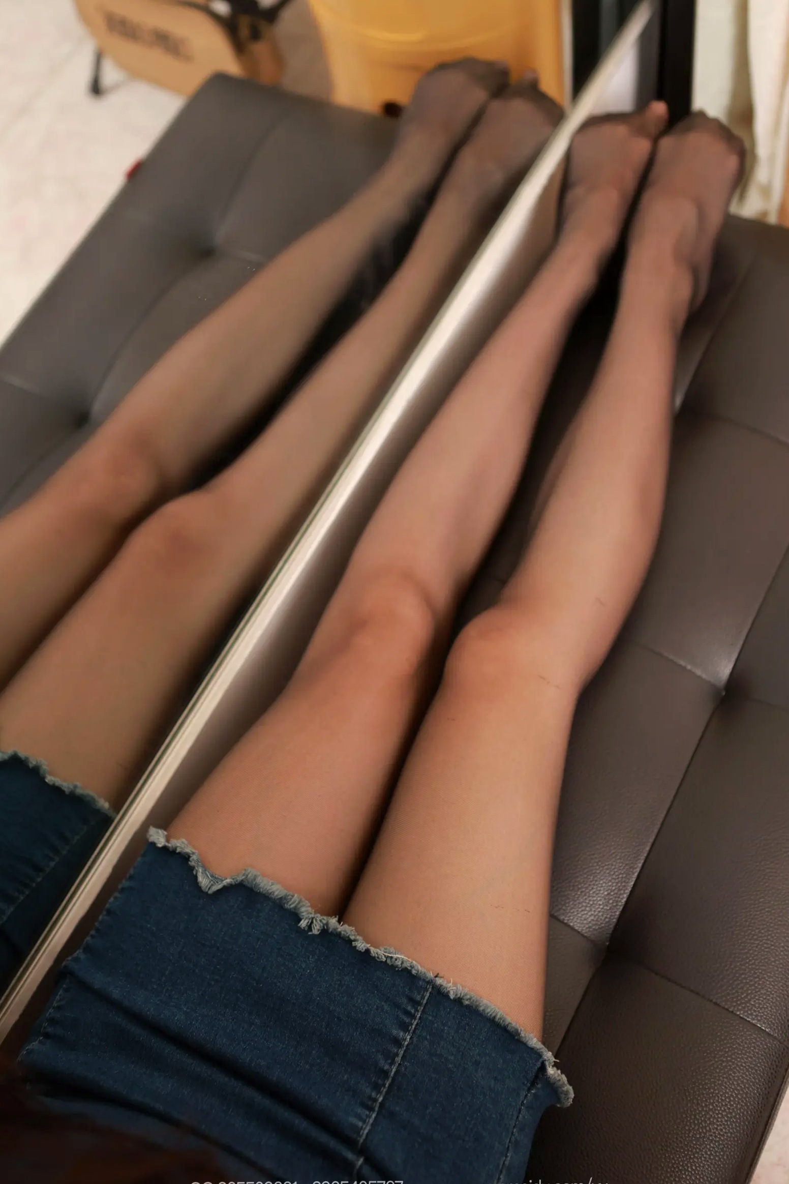 Gallery - IESS异思趣向 - Chiness Model 小金：牛仔短裙搭配极致黑丝，演绎都市御姐的笔直美腿私房瞬间 [89P]美腿黑丝私房照性感丝袜 女神私房照_秀色女神 - image 82