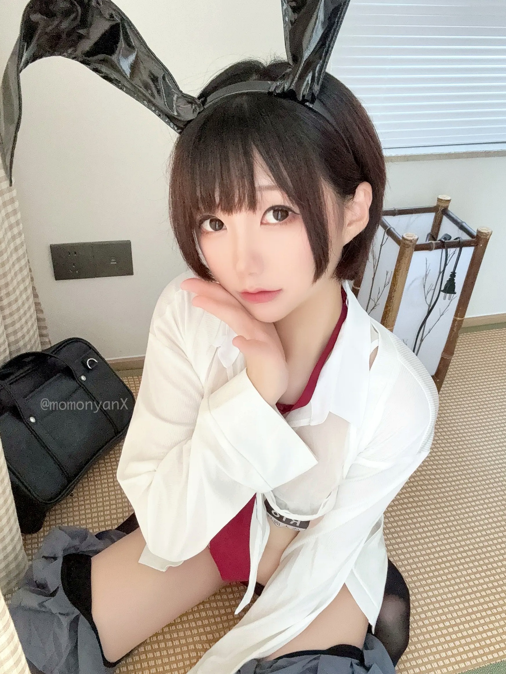 Gallery - NAGISA魔物喵[fantia]兔女郎JK制服诱惑，榻榻米室内私房大尺度写真，清纯甜美与性感反差[41P]私房照大尺度黑丝角色扮演制服 女神私房照_秀色女神 - image 3
